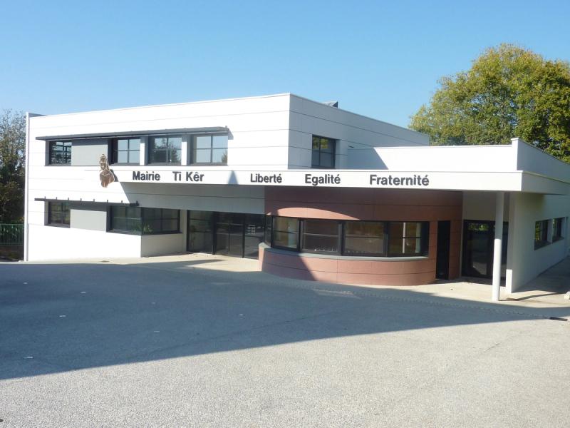 La mairie de Pont-de-Buis-lès-Quimerch