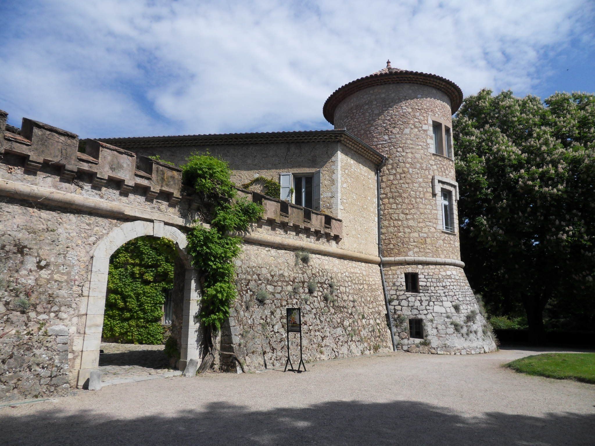 Le château de Mouans-Sartoux