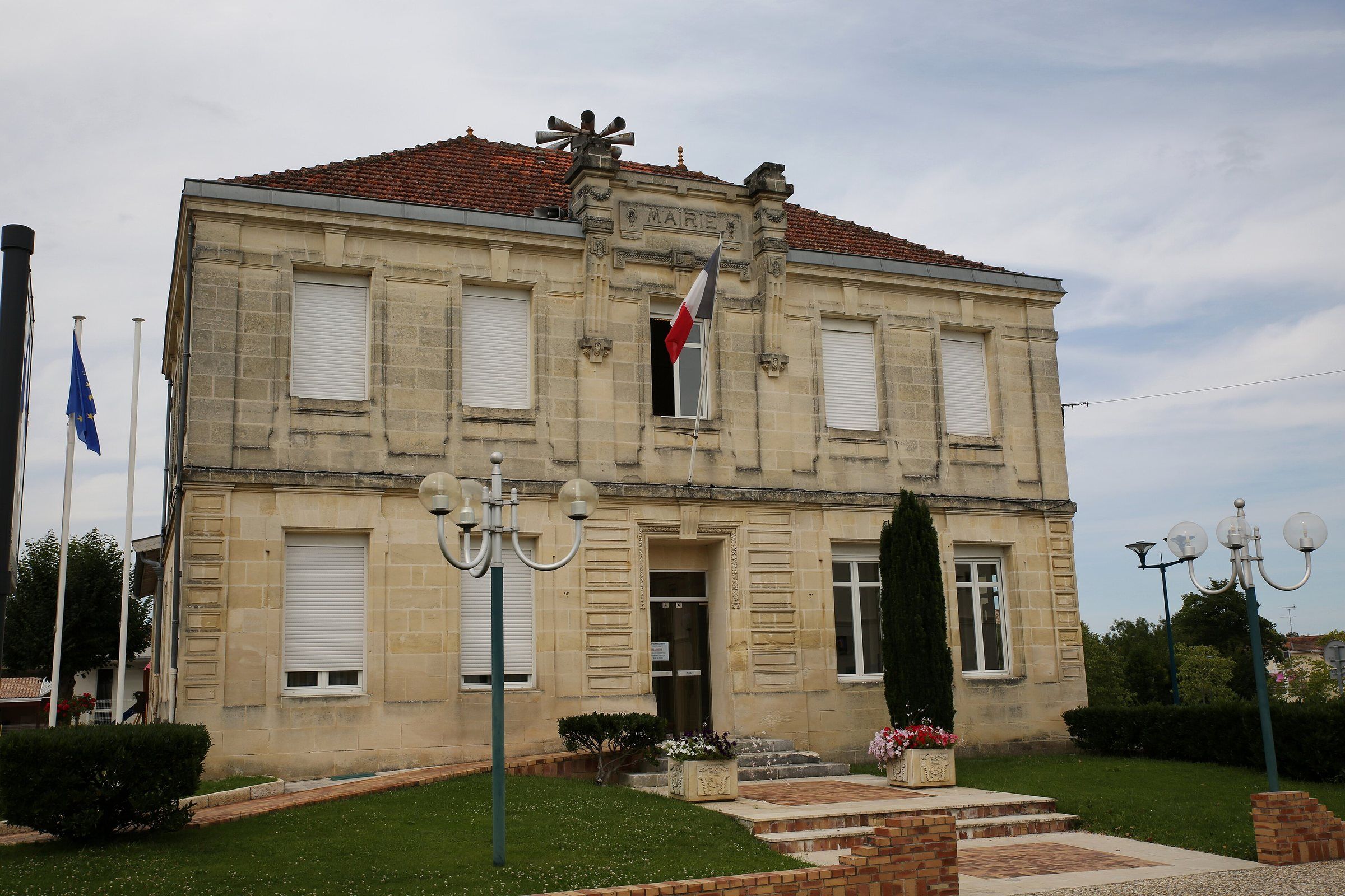 La mairie de Camblanes-et-Meynac