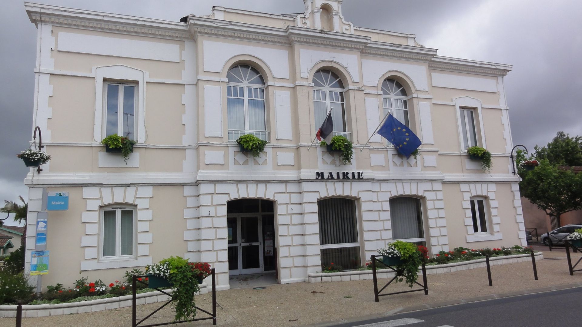 La mairie de Tosse