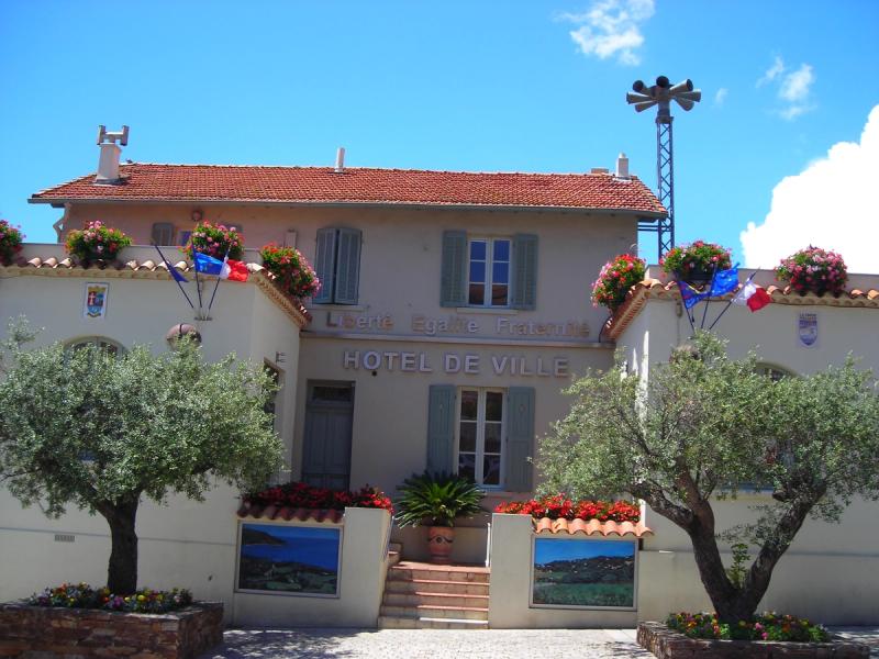 La mairie de La Croix-Valmer