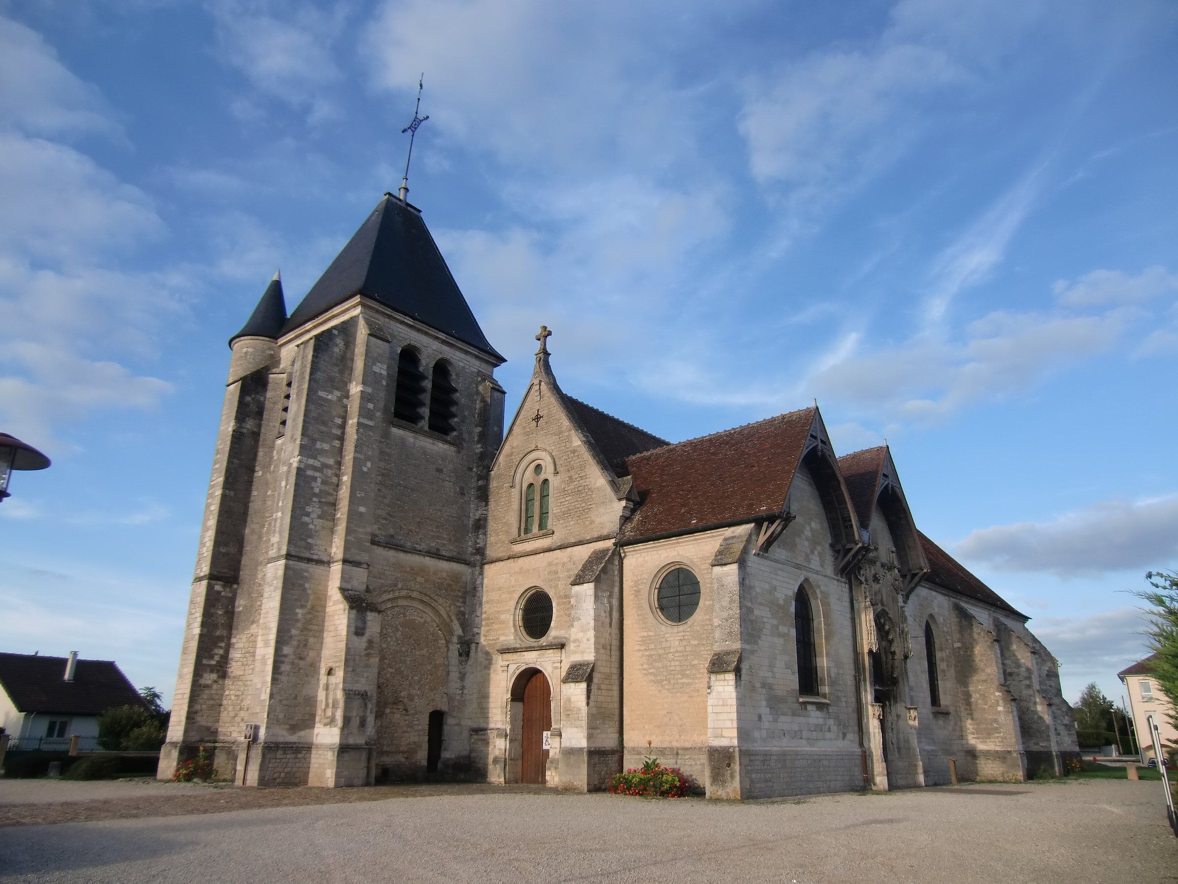 L’église de Saint-Parres-aux-Tertres