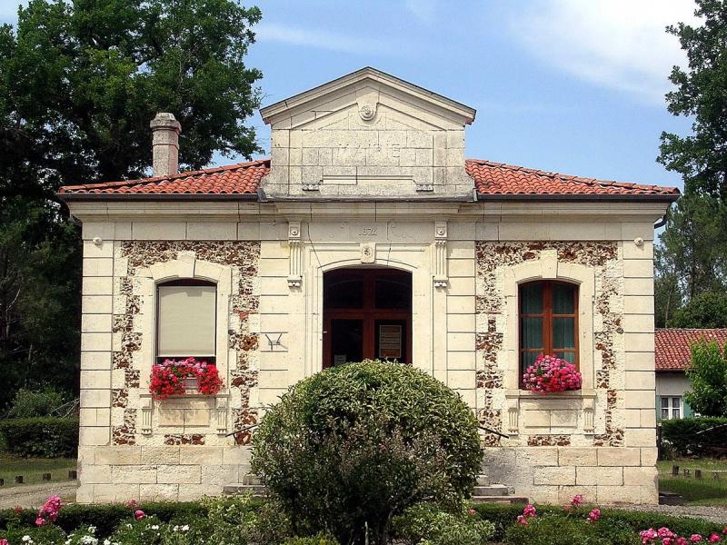 La mairie d’Uza