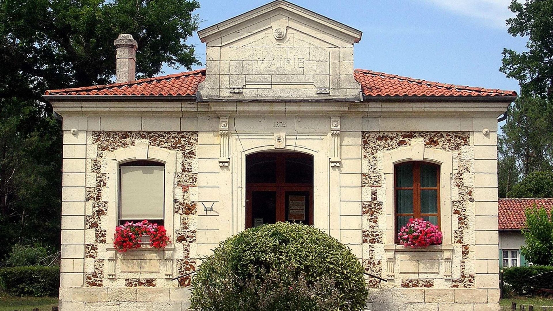 La mairie d’Uza