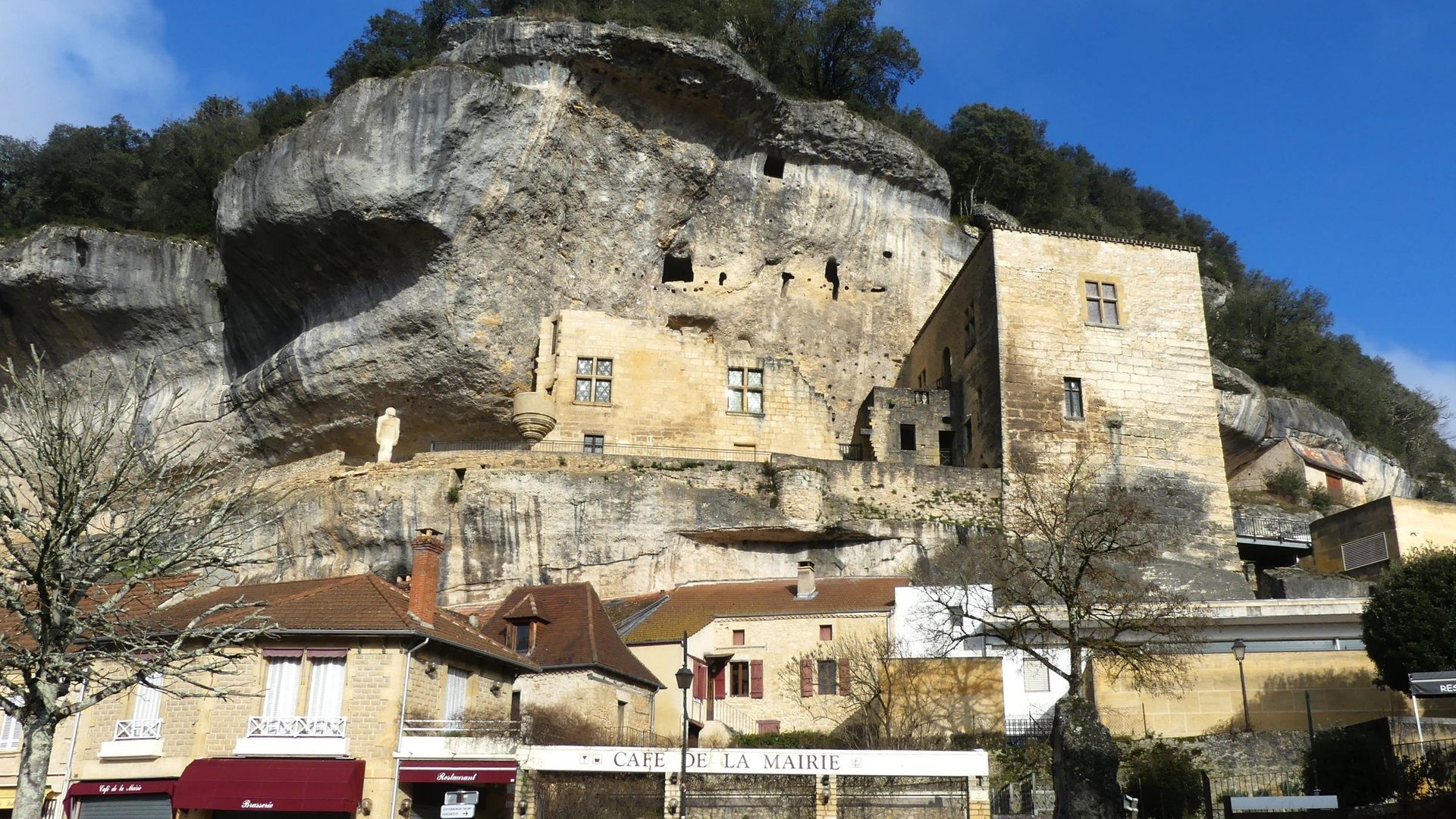 Le château des Eyzies
