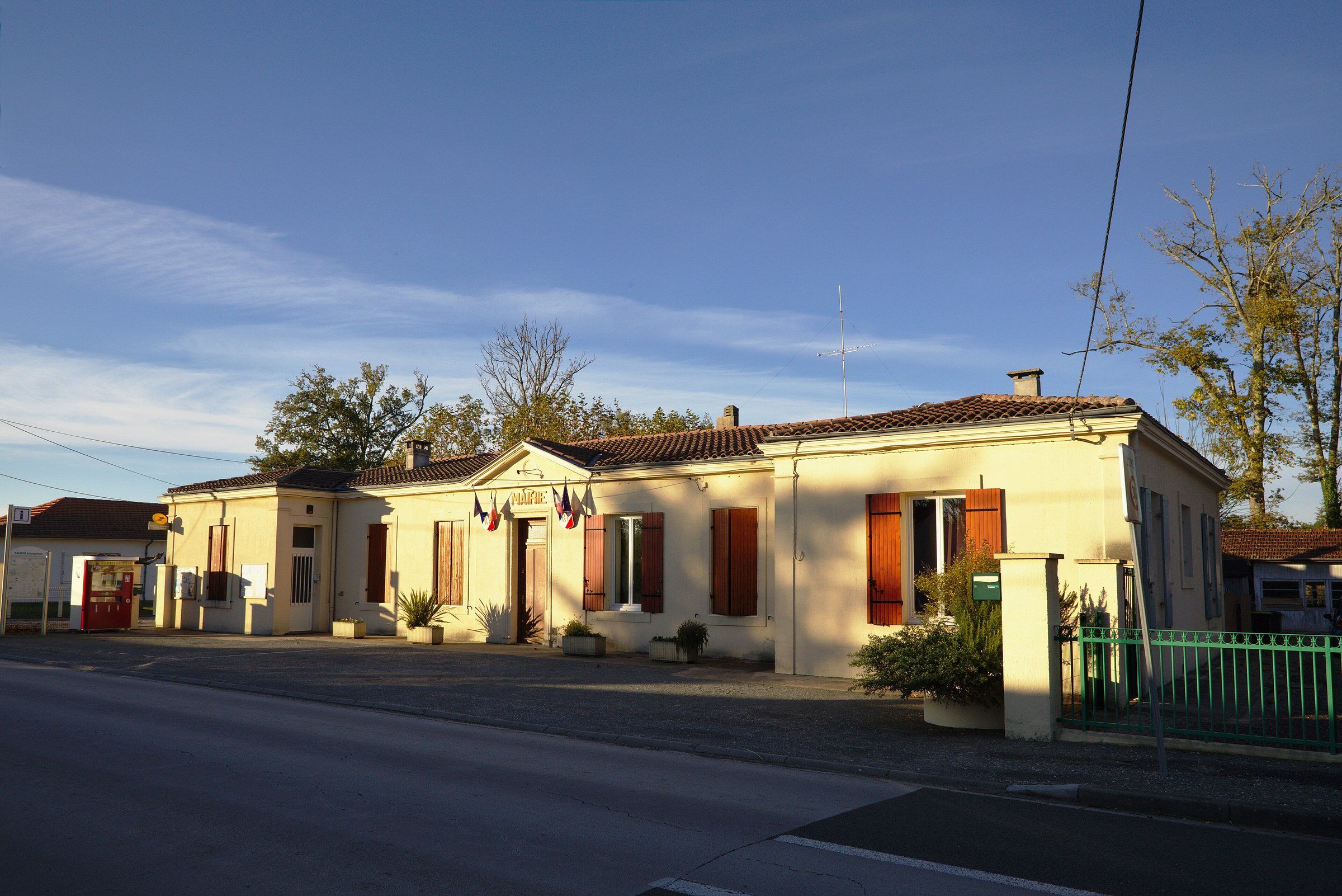 La mairie de Saumos