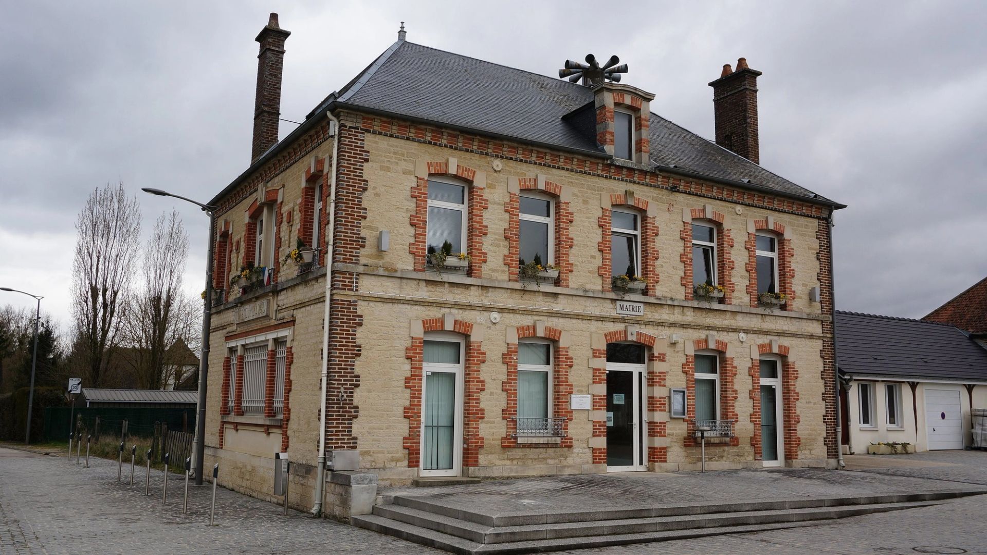 La mairie de Lavau