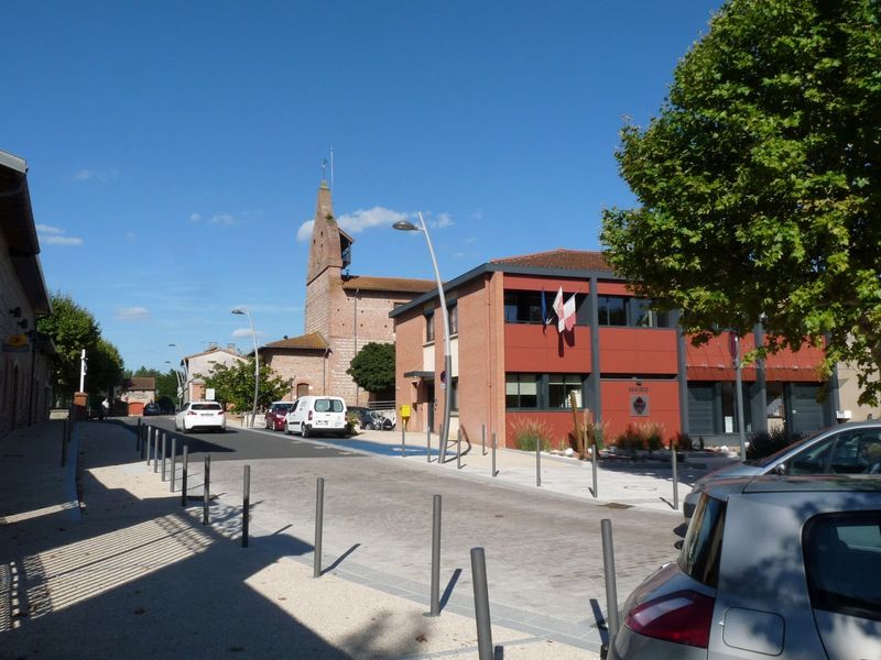 La mairie de Roques