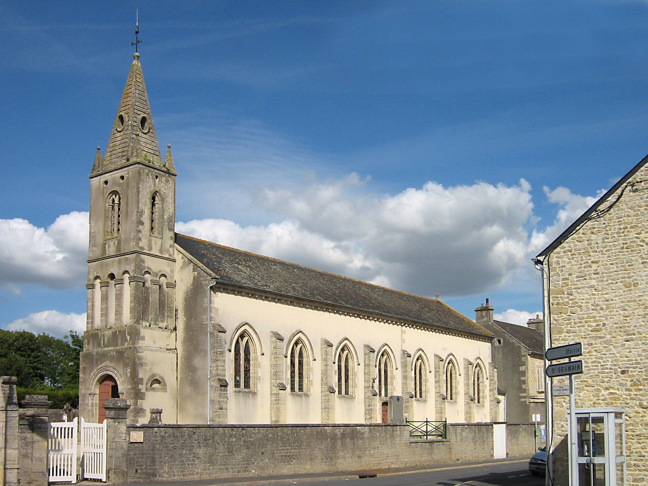 L’église de Saint-Martin-des-Entrées