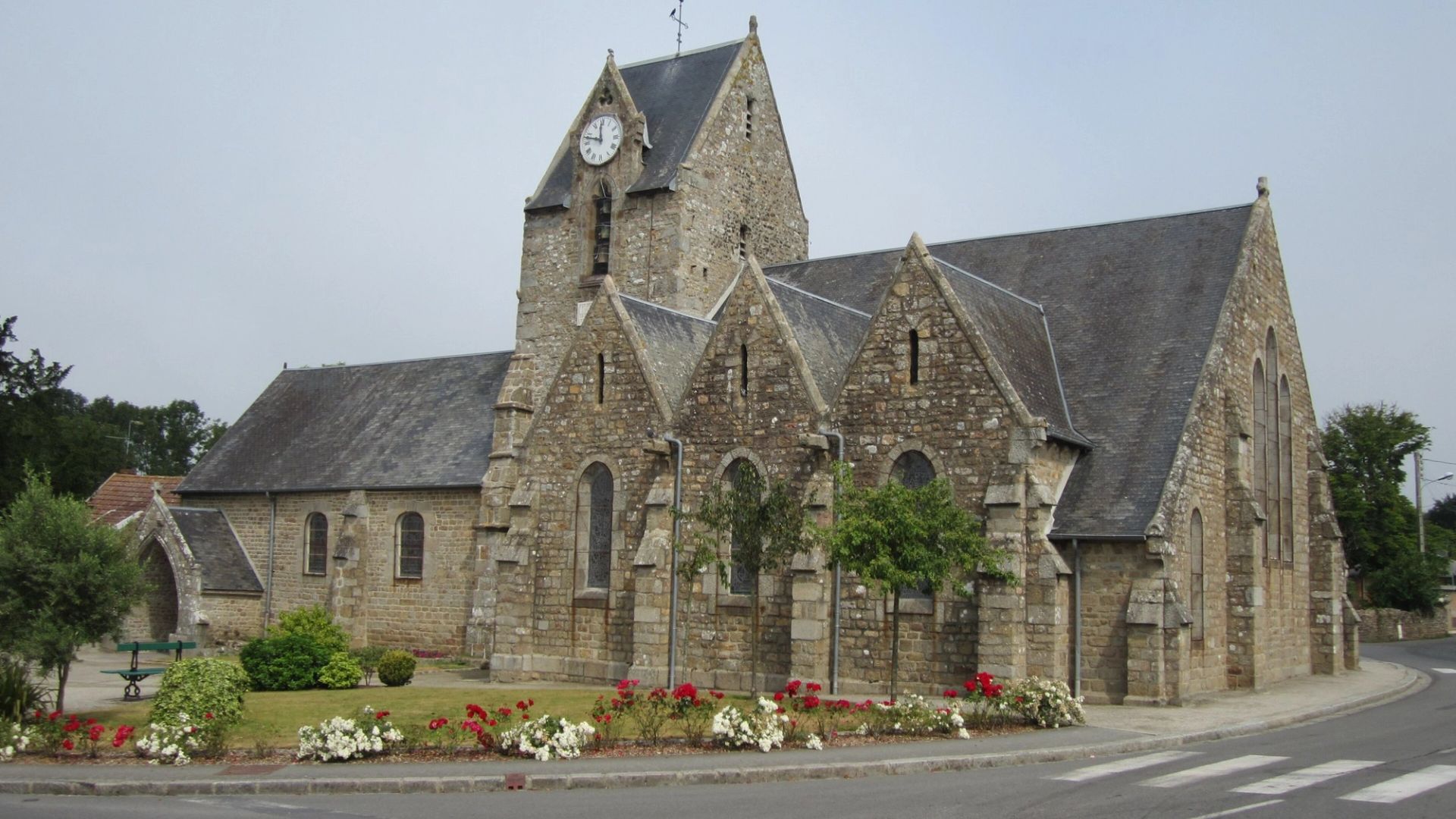 L’église de Carolles