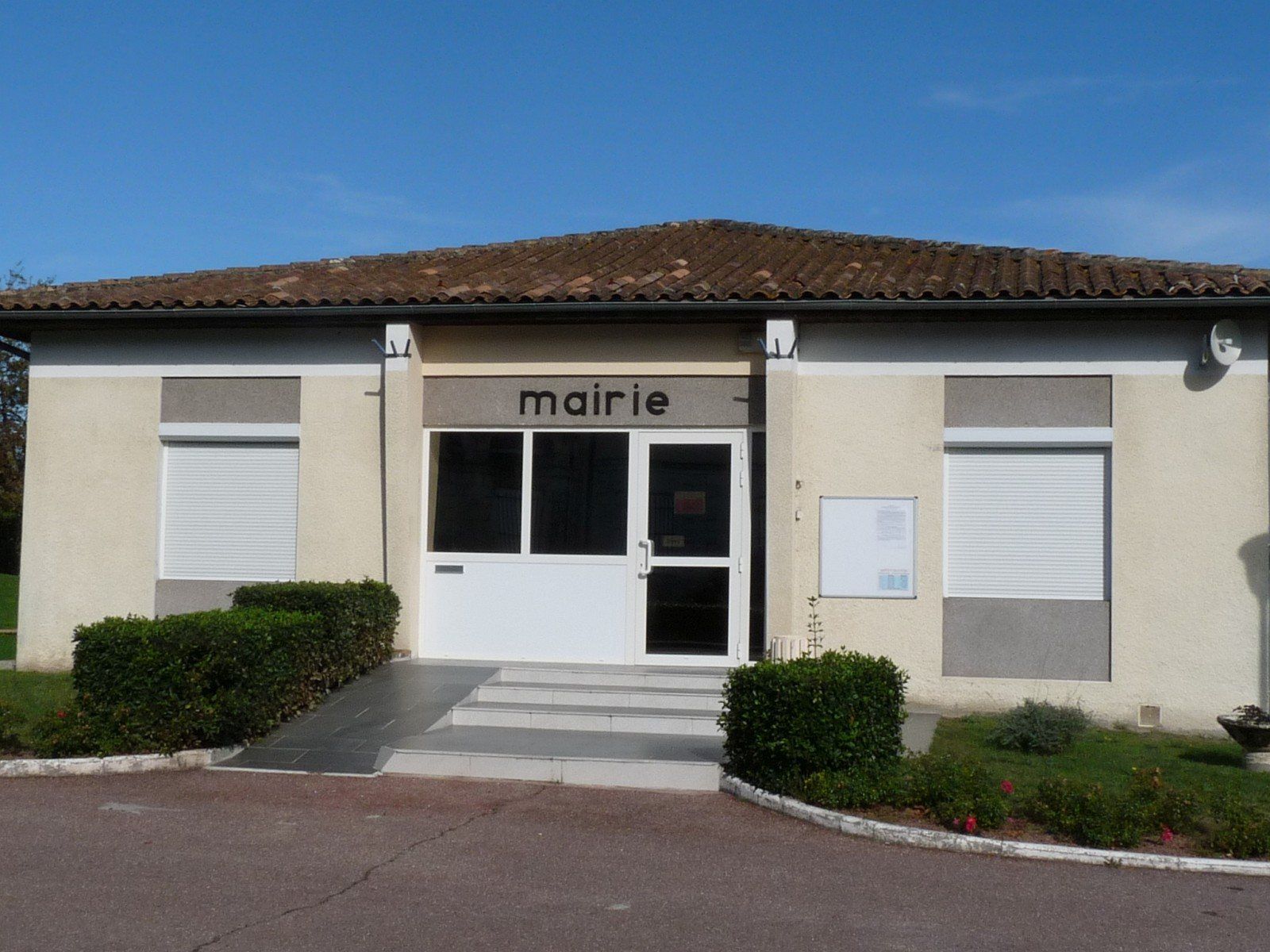 La mairie de Saint-Yzan-de-Soudiac