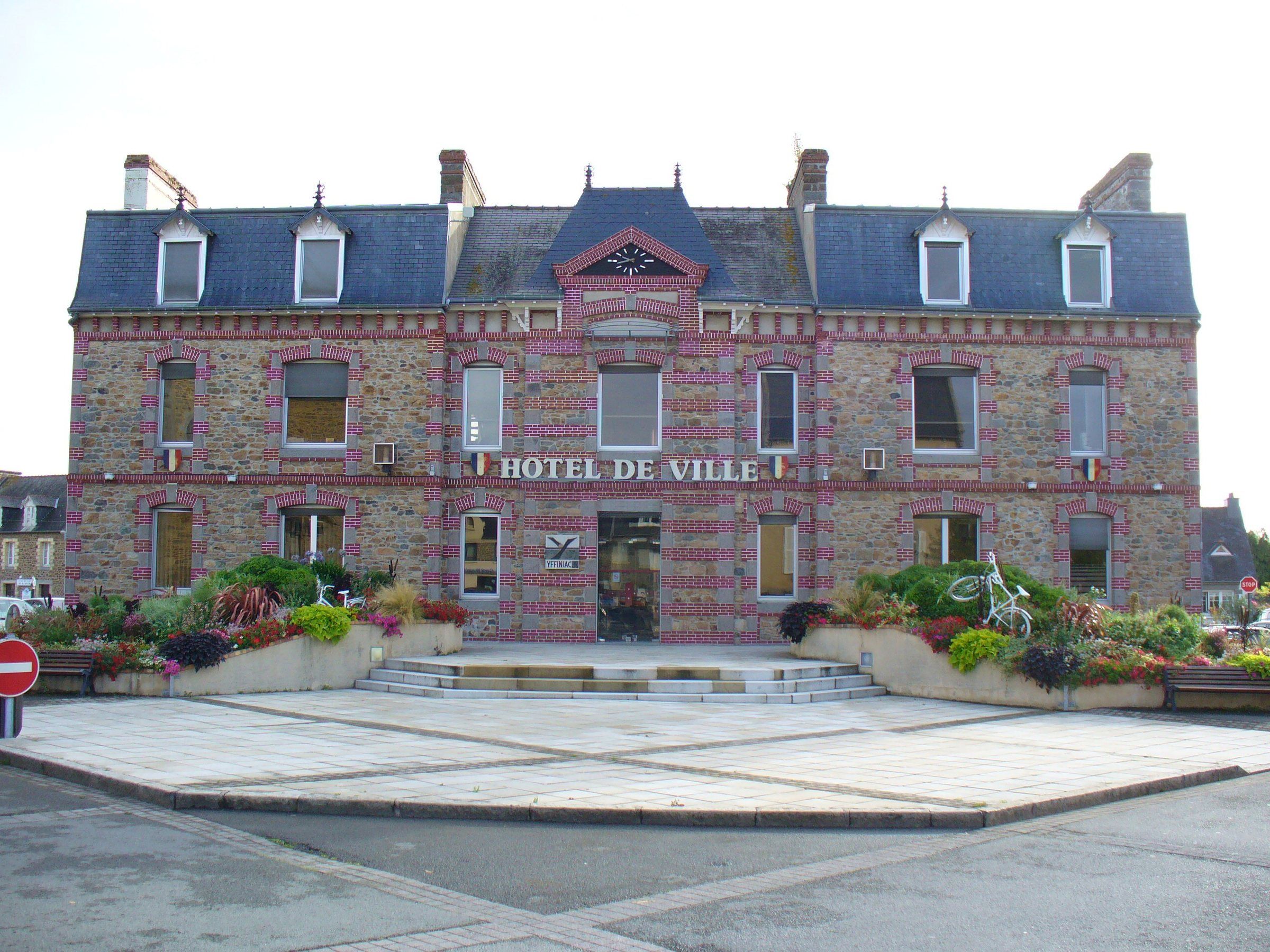 La mairie d’Yffiniac