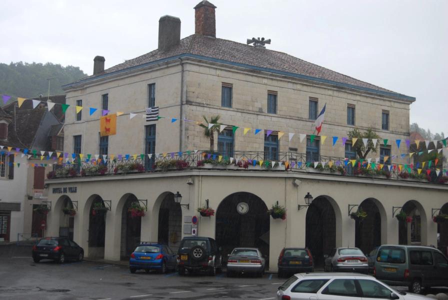 La mairie de Salies-de-Béarn