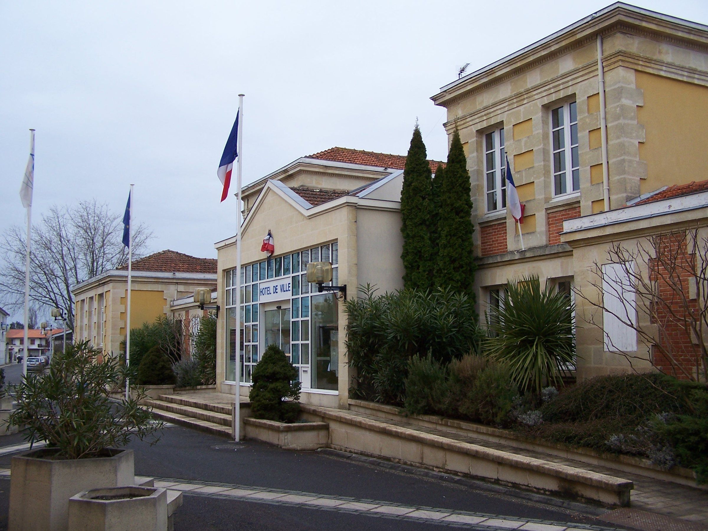 La mairie d’Arès