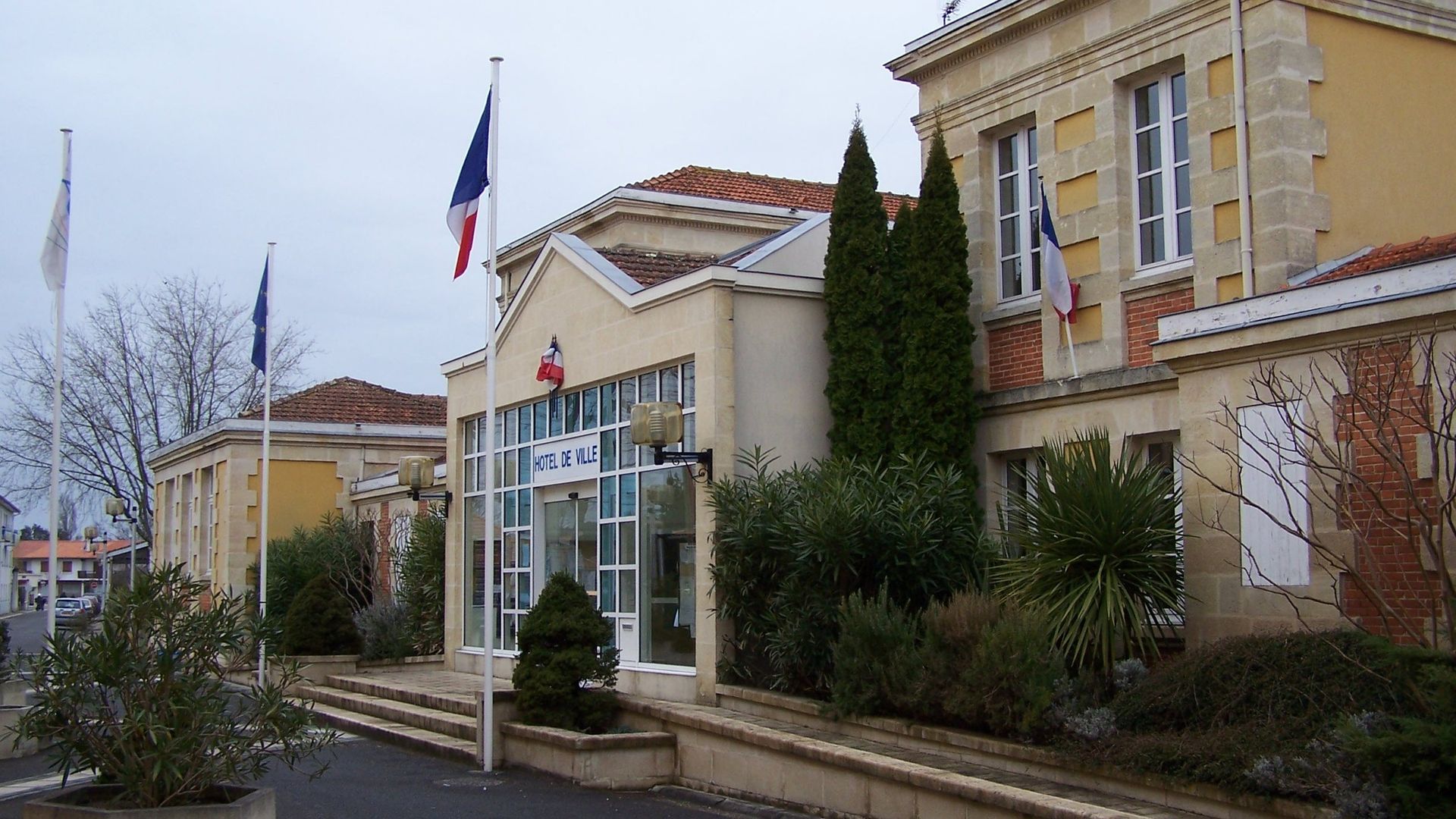 La mairie d’Arès