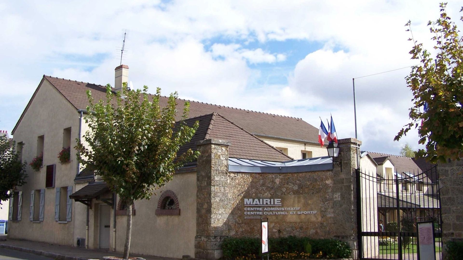 La mairie des Essarts-le-Roi