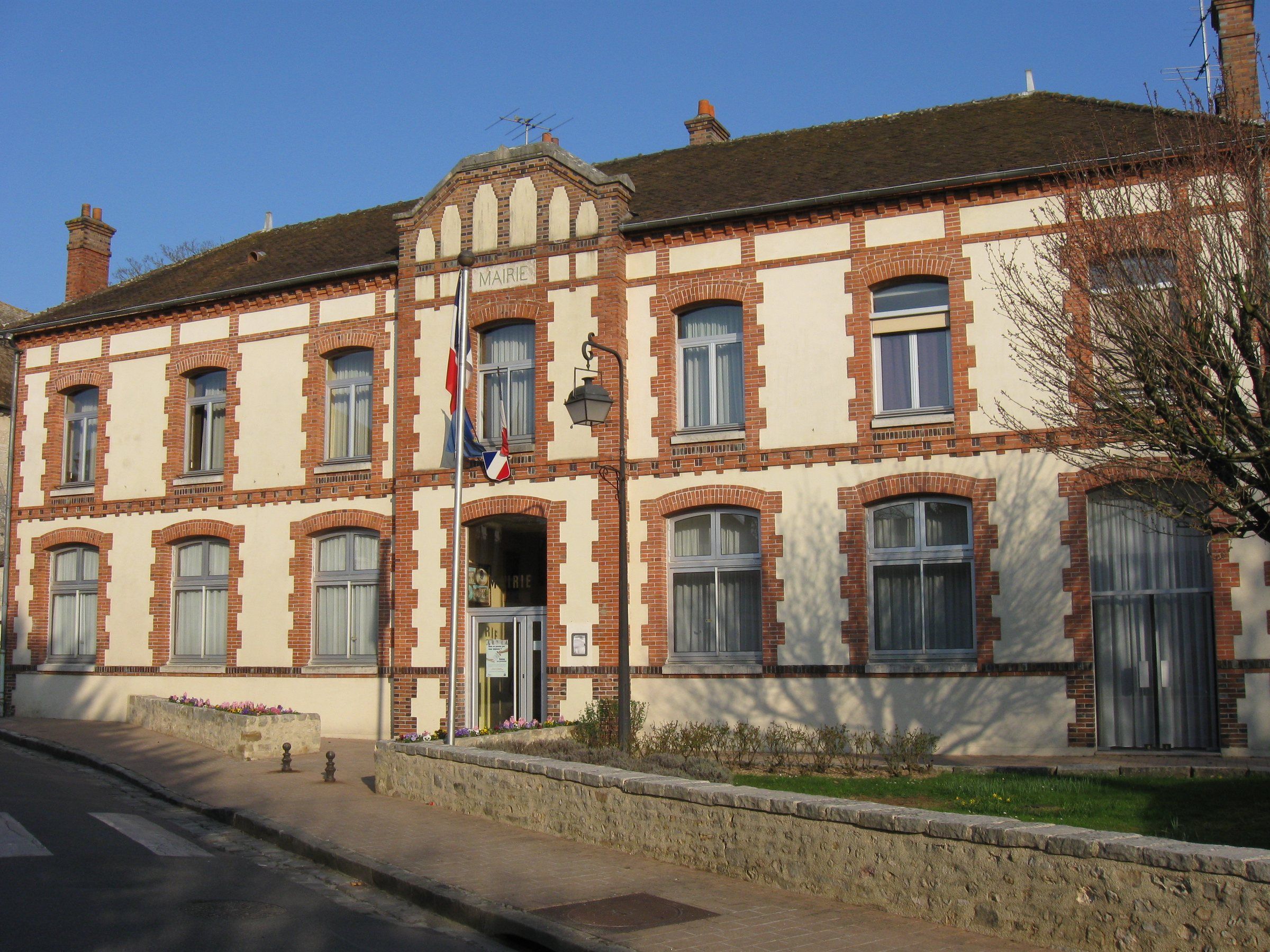 La mairie de Grez-sur-Loing