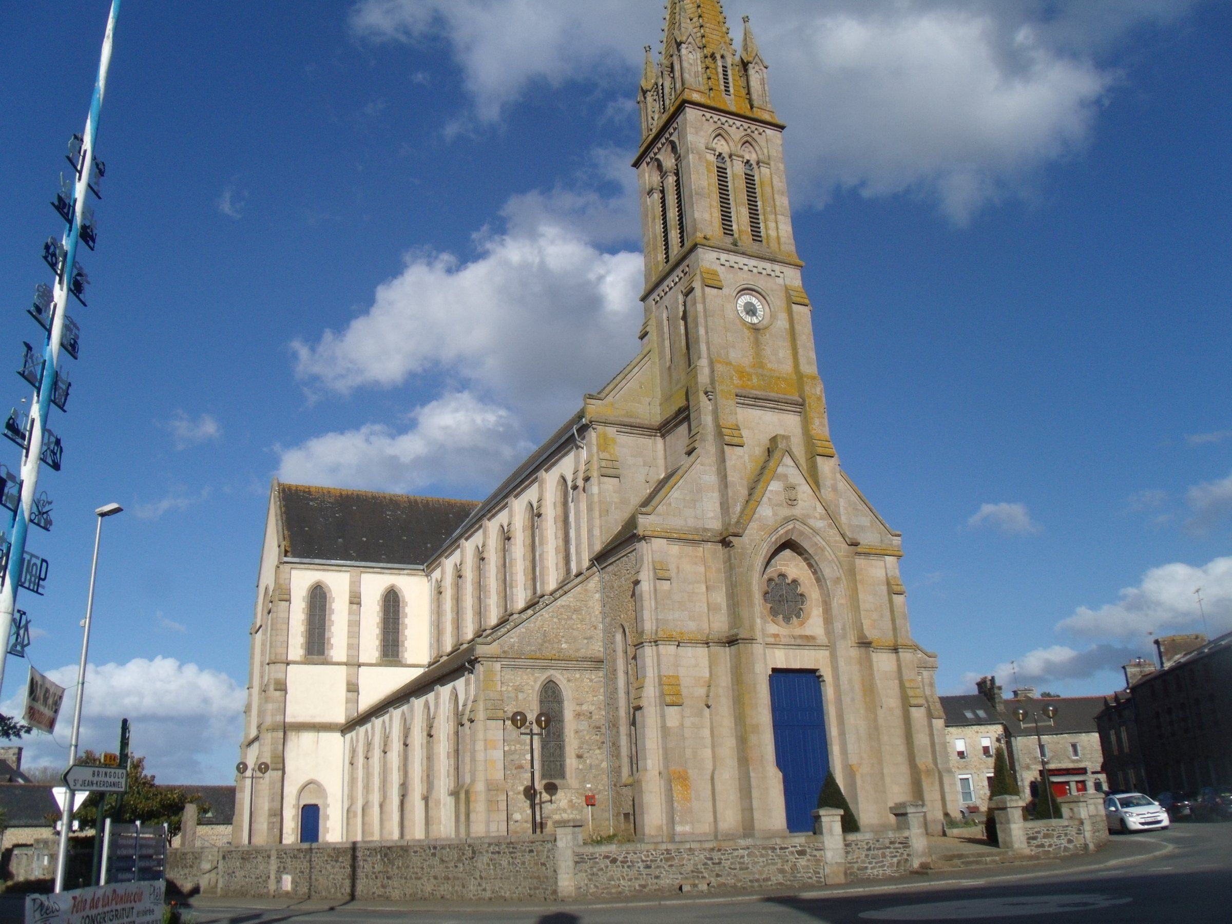 L’église de Plélo