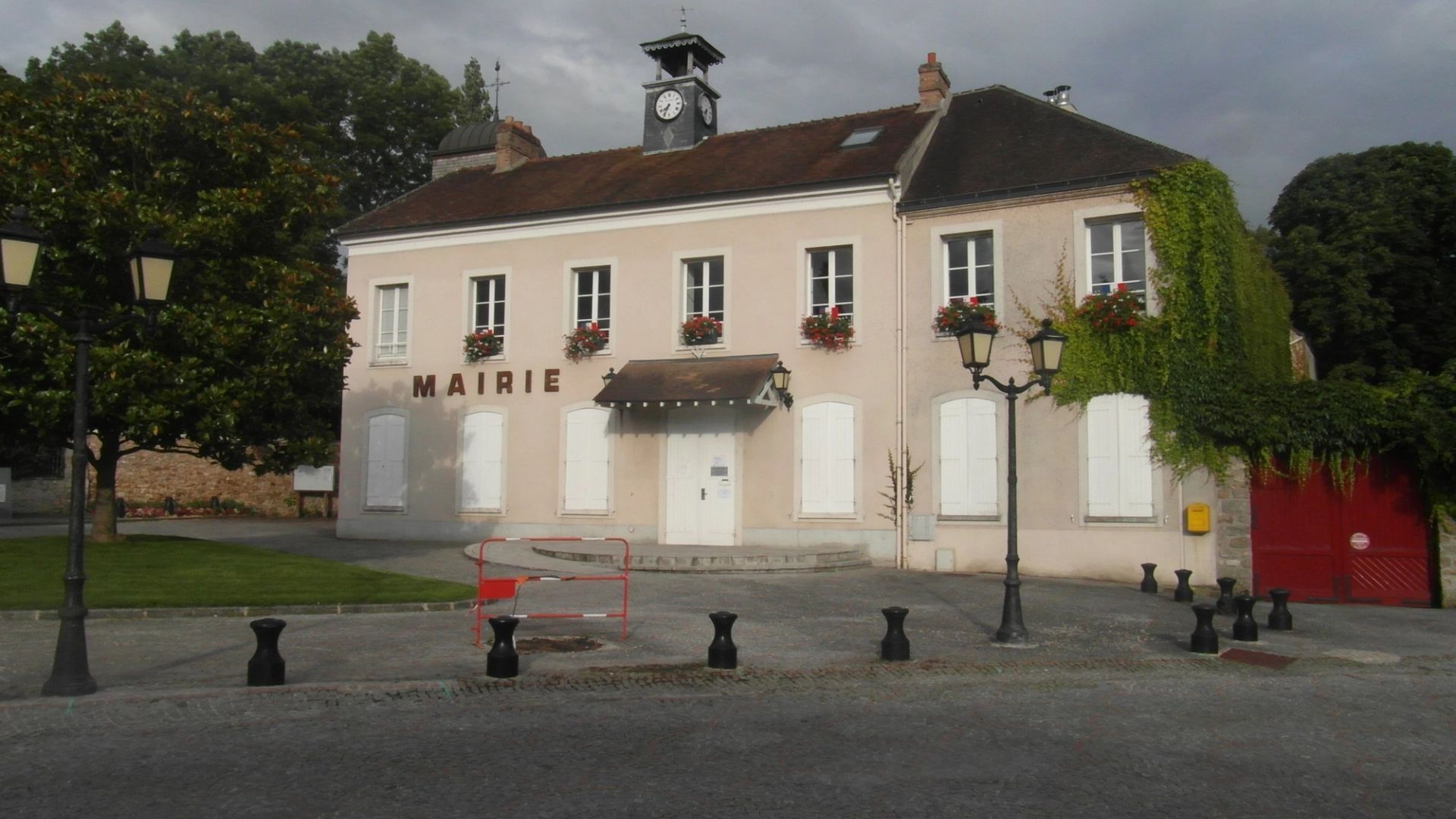 La mairie de Nandy