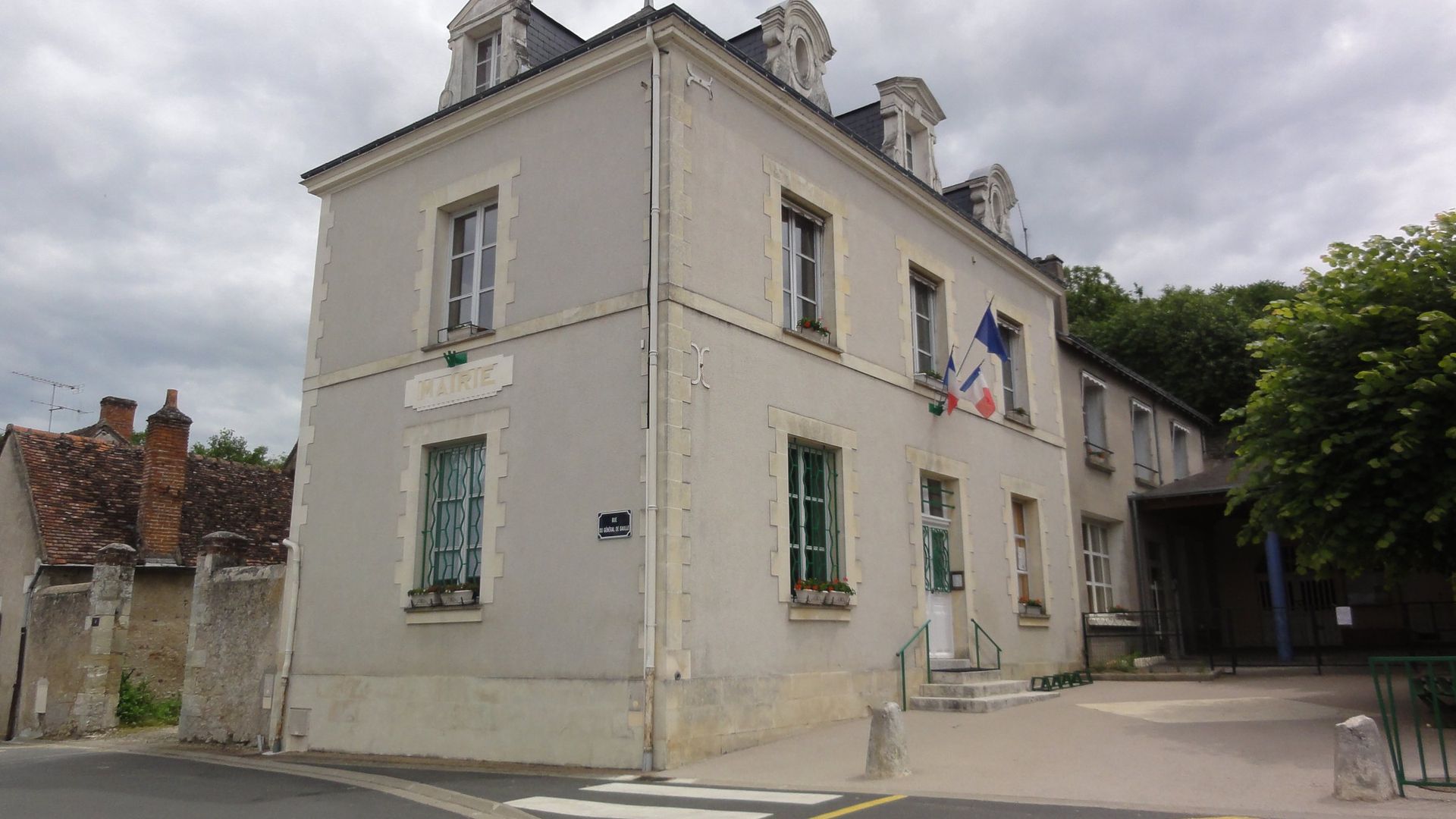 La mairie de Chargé