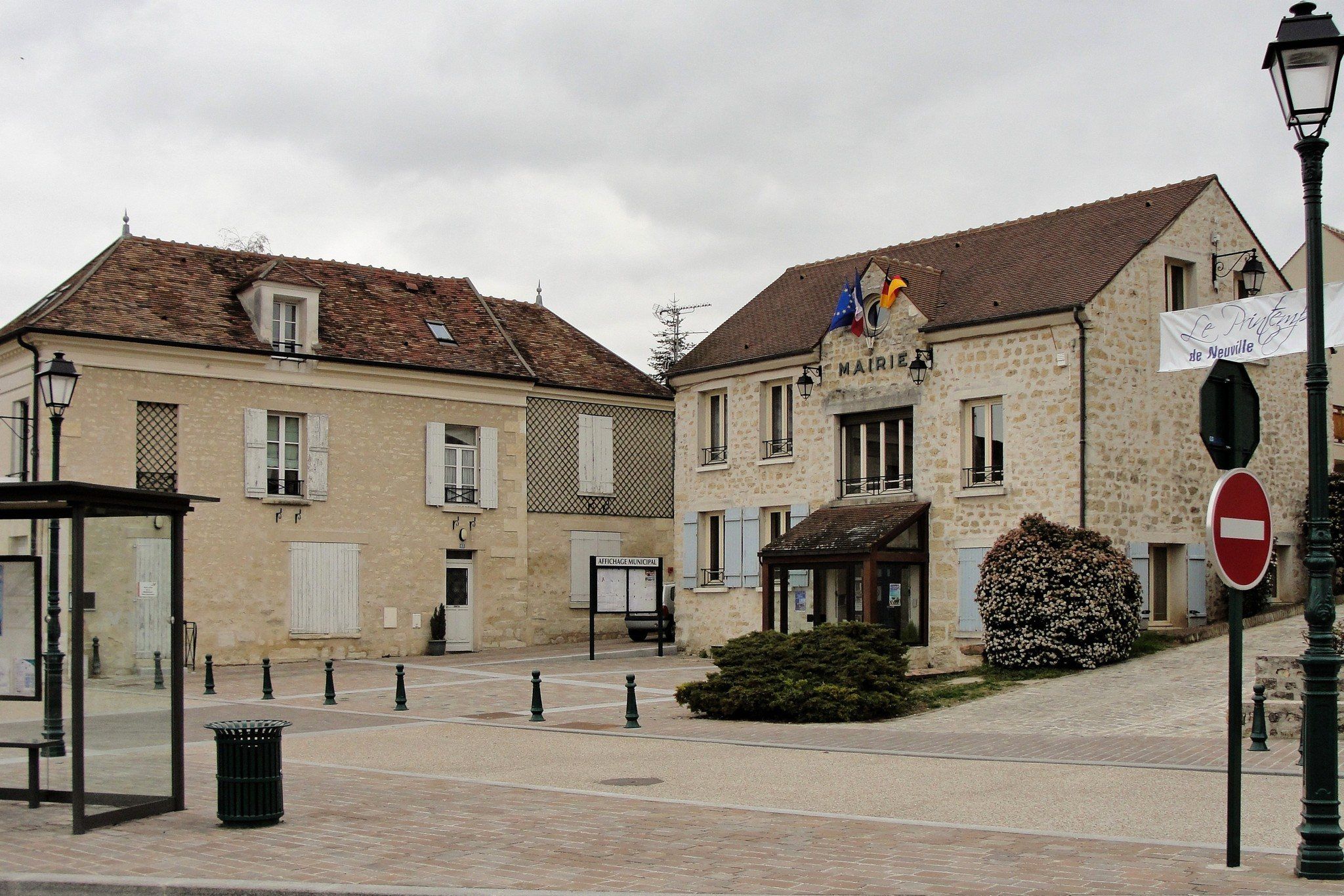 La mairie de Neuville-sur-Oise