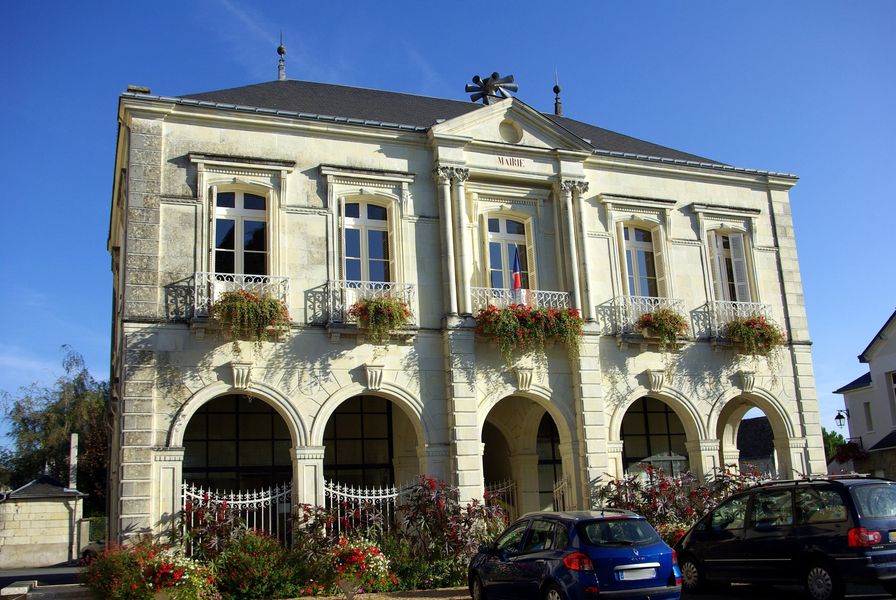 La mairie de Restigné