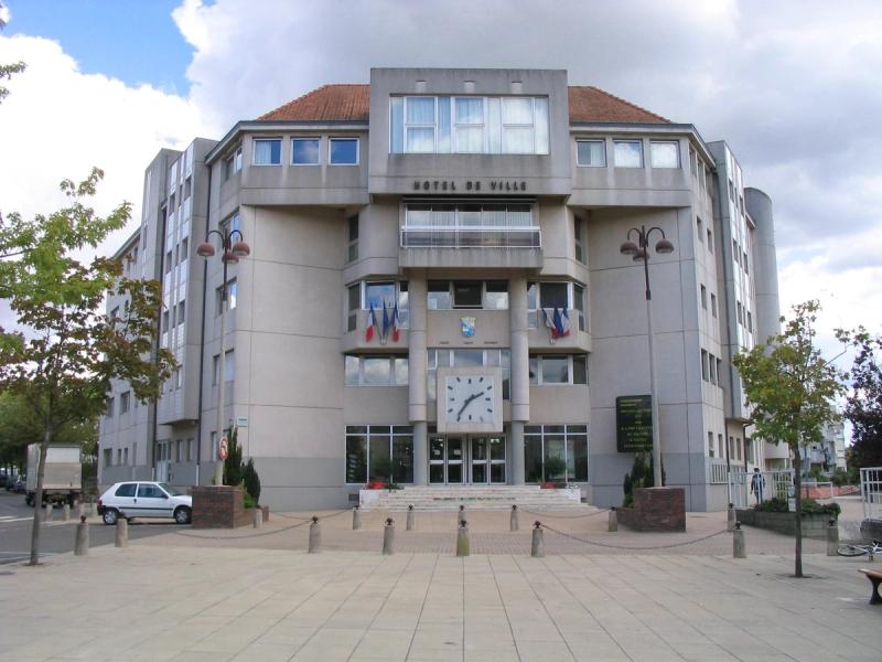 La mairie de Savigny-le-Temple