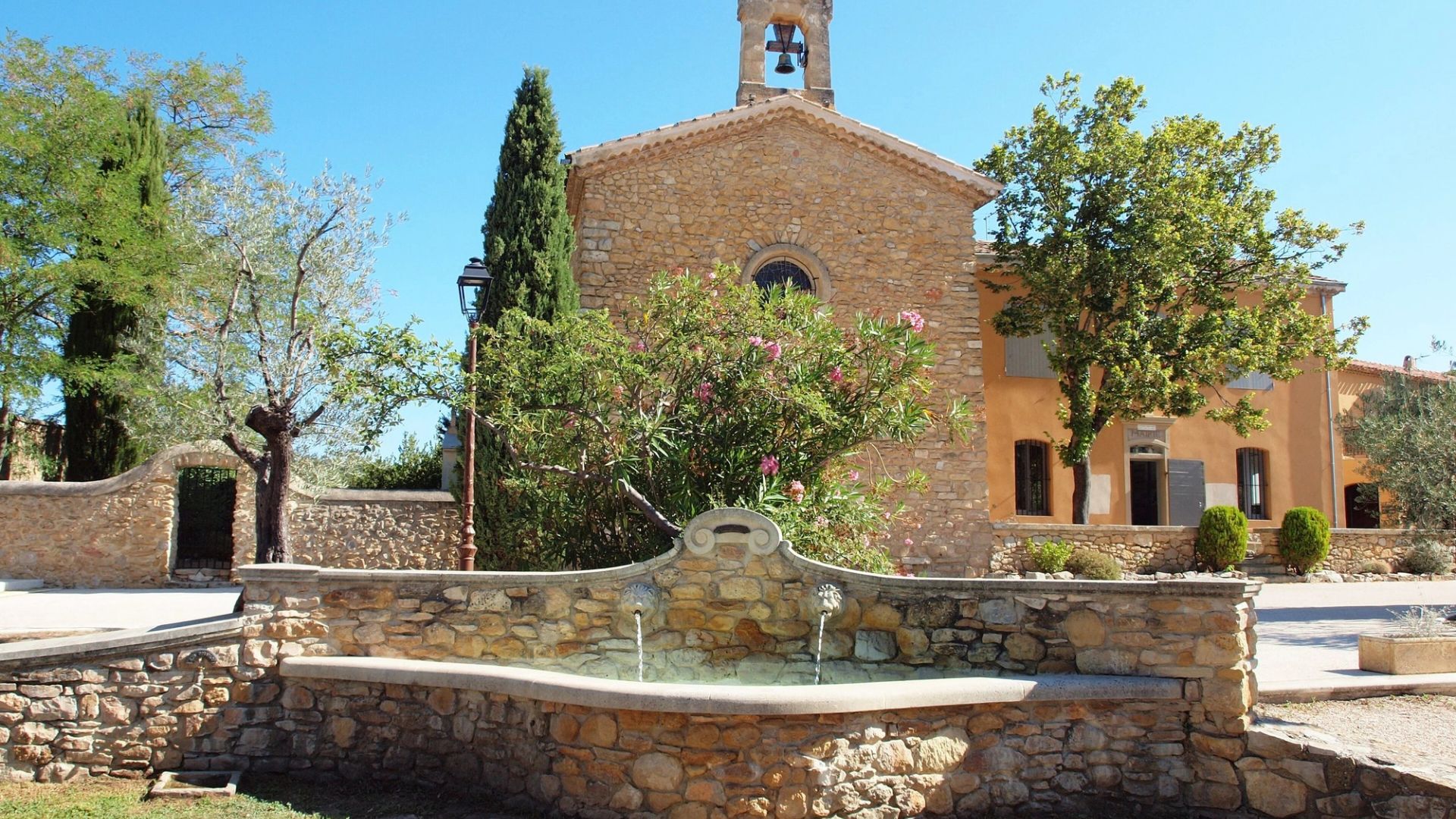 L’église de Saint-Marc-Jaumegarde