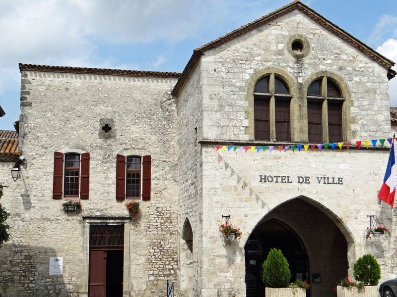 La mairie de Castillonnès