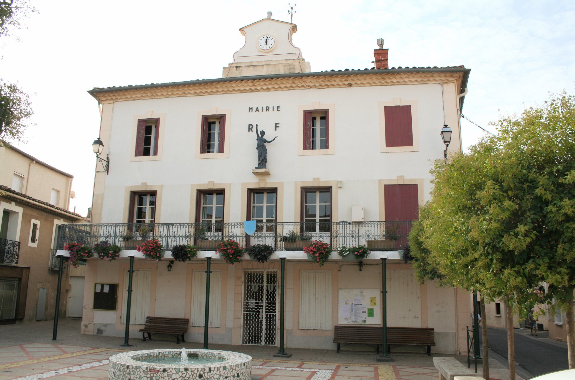 La mairie de Pinet