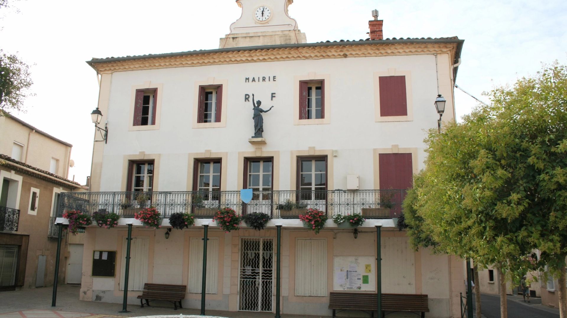 La mairie de Pinet