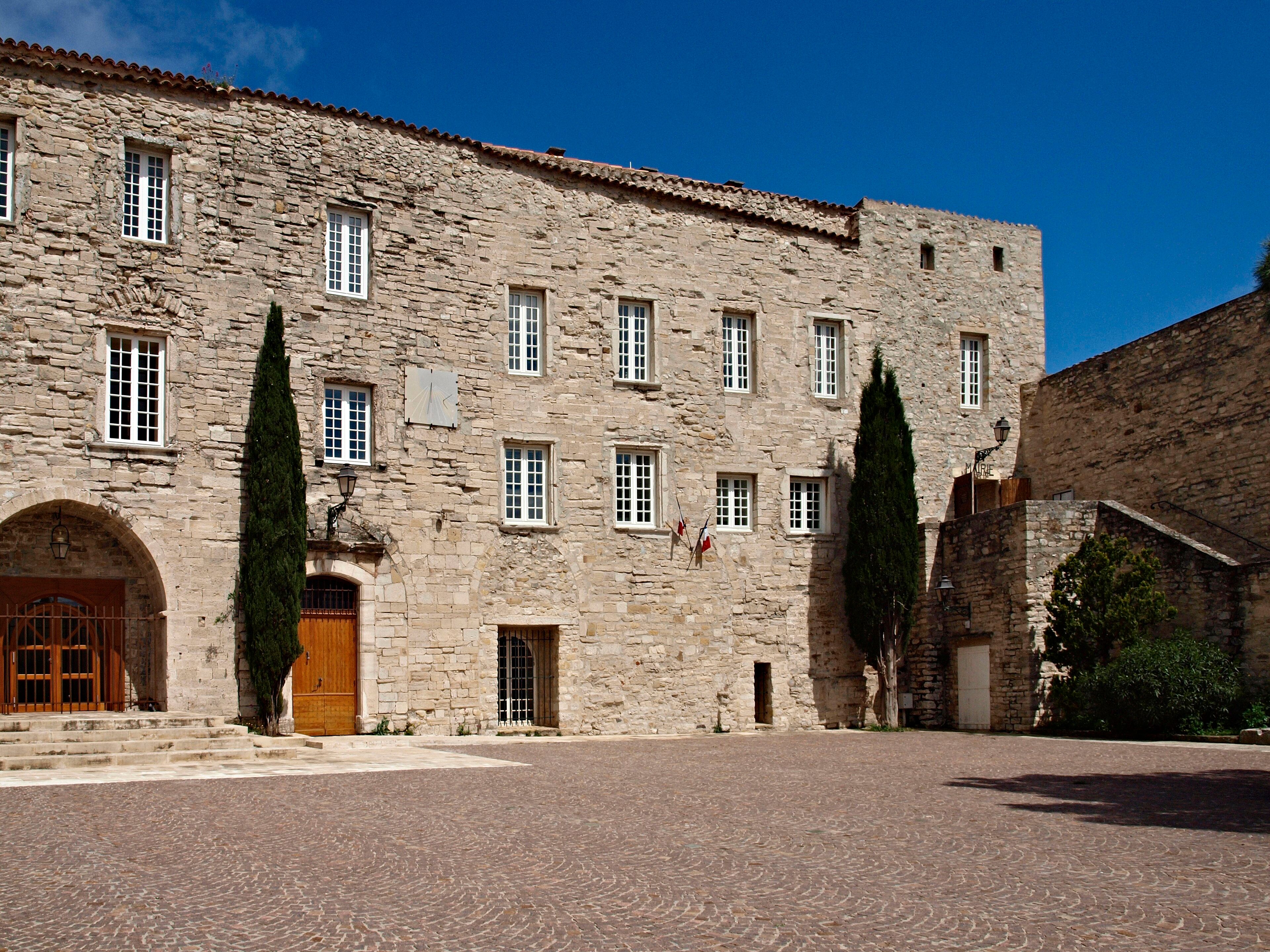 La mairie du Castellet