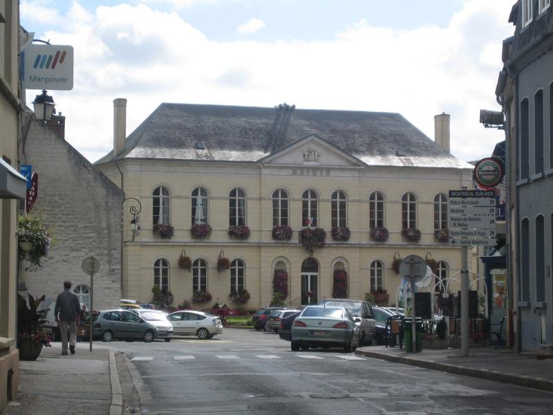 La mairie de Montreuil-sur-Mer