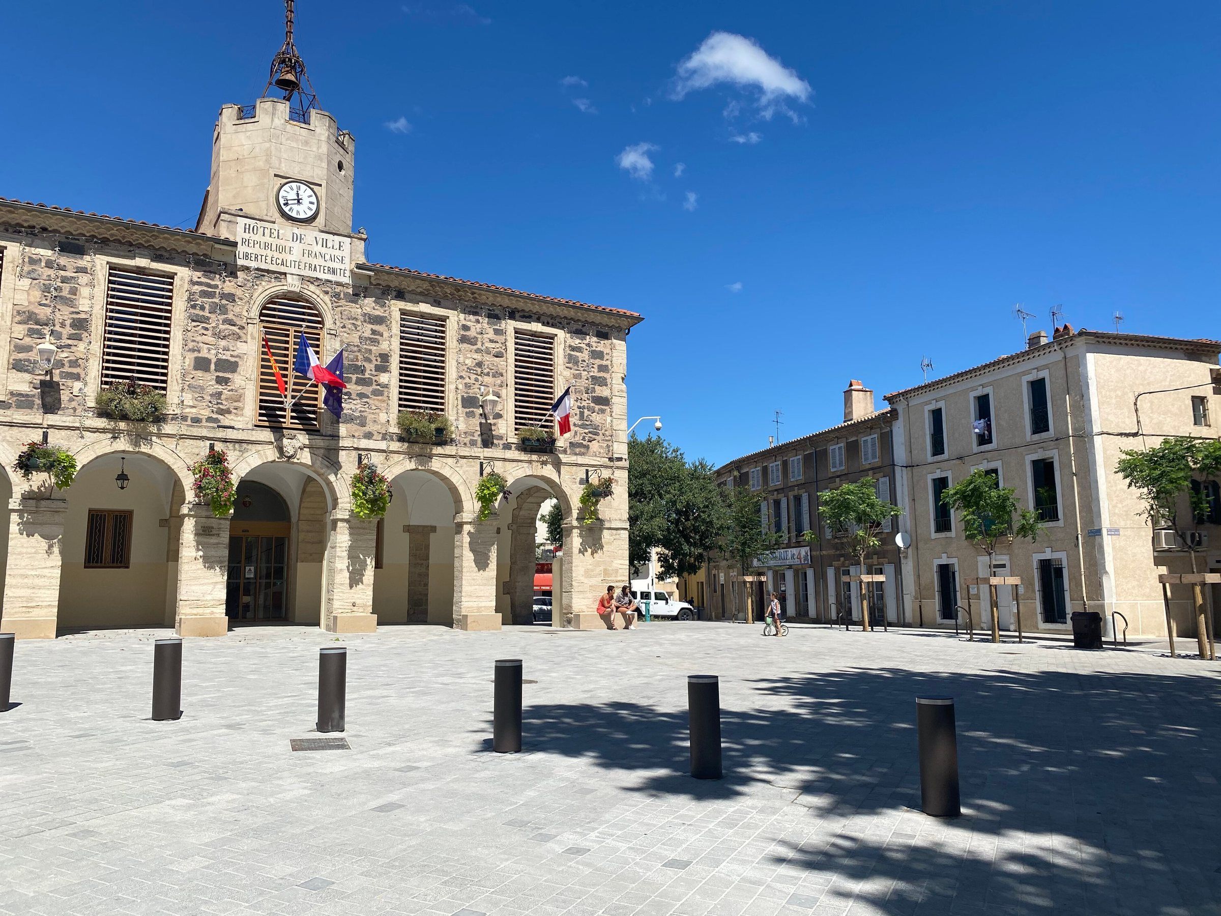 La mairie de Bessan