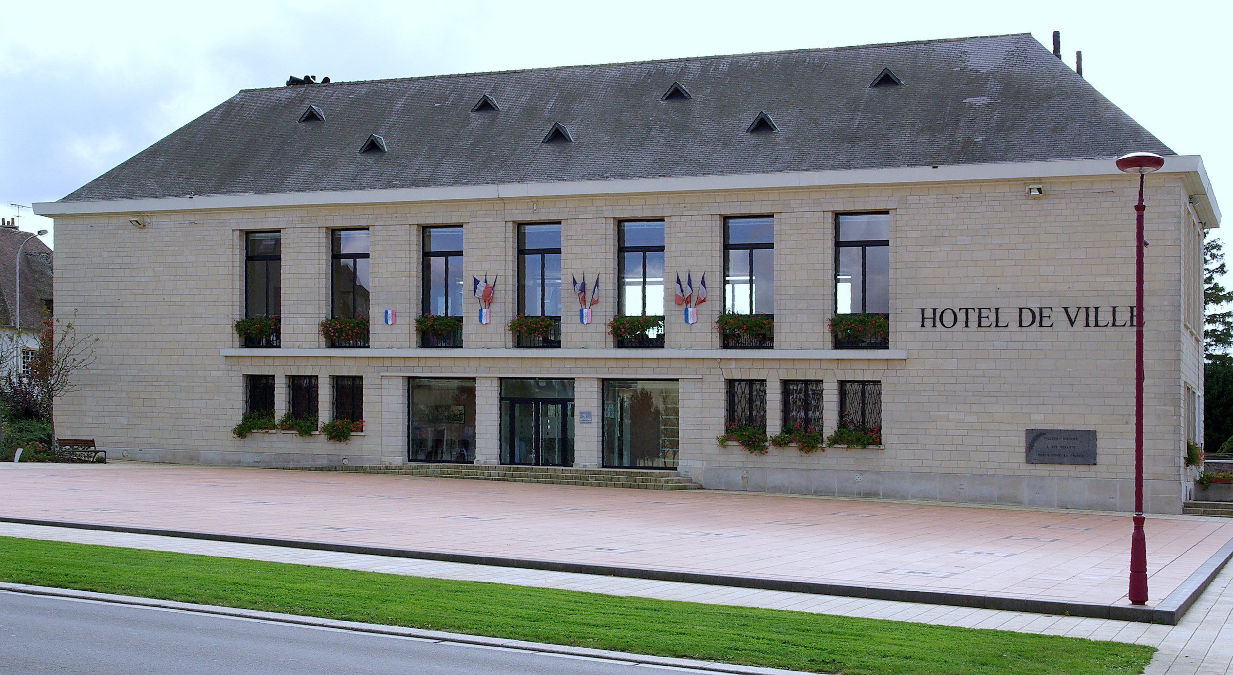 La mairie de Villers-Bocage