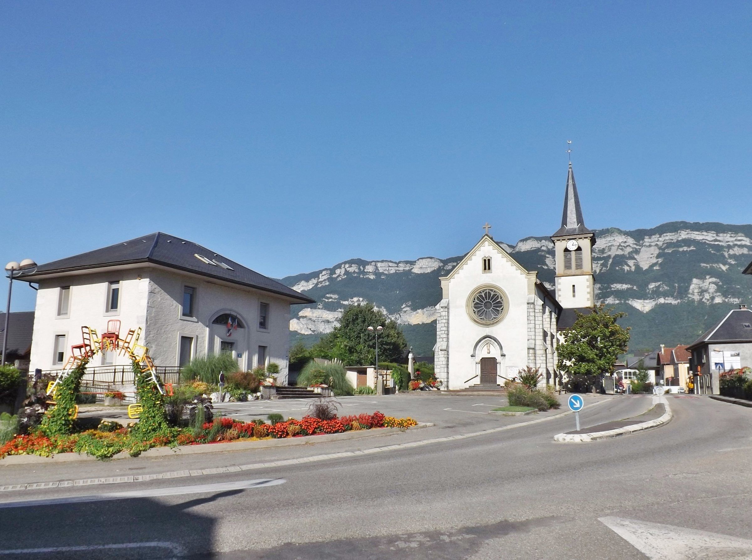 La mairie de Viviers-du-Lac
