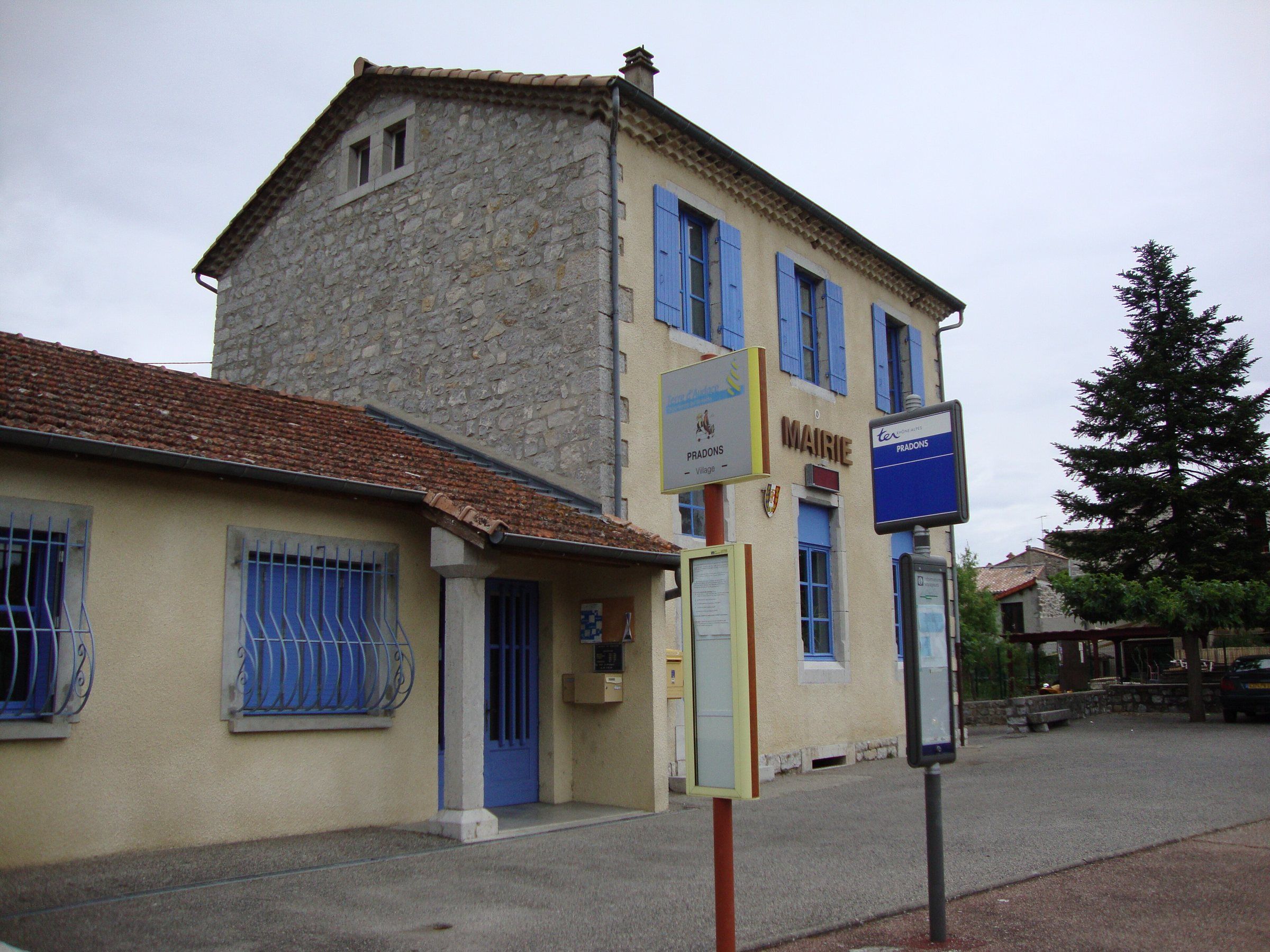 La mairie de Pradons