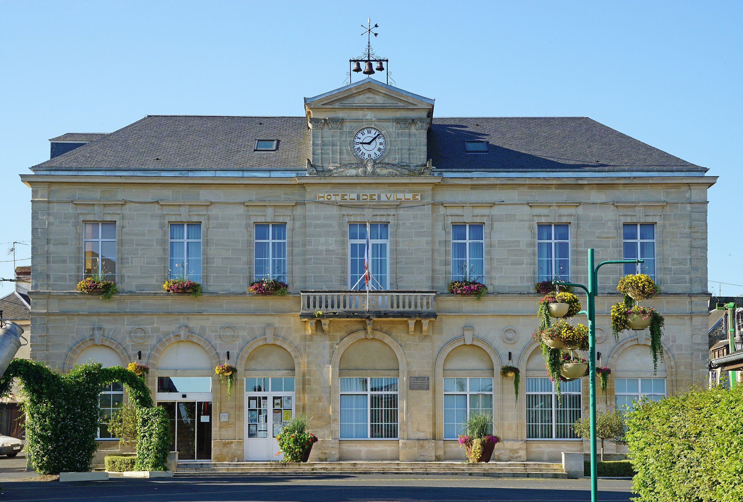 La mairie du Molay-Littry
