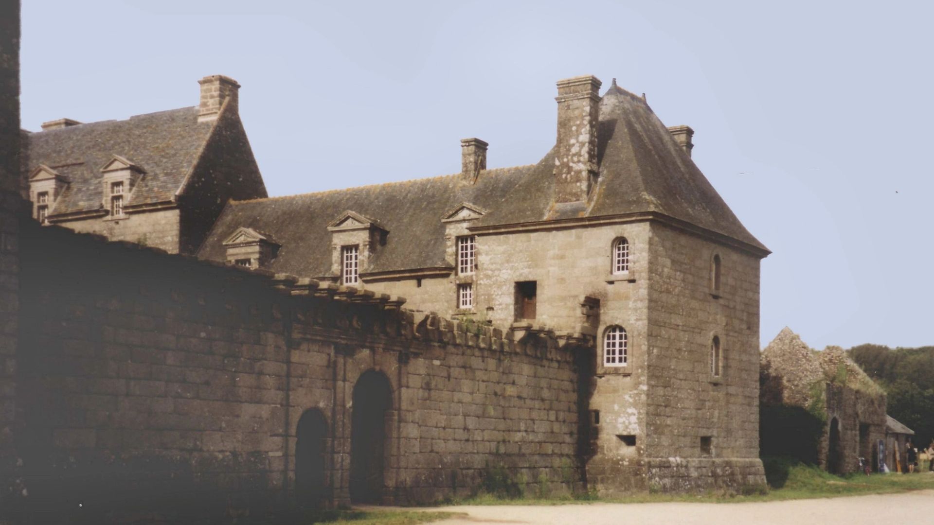 Le château de Brélès