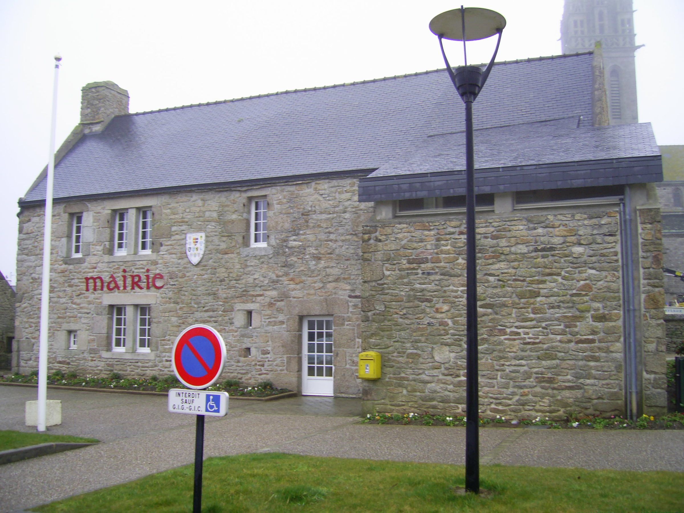 La mairie de Plourin