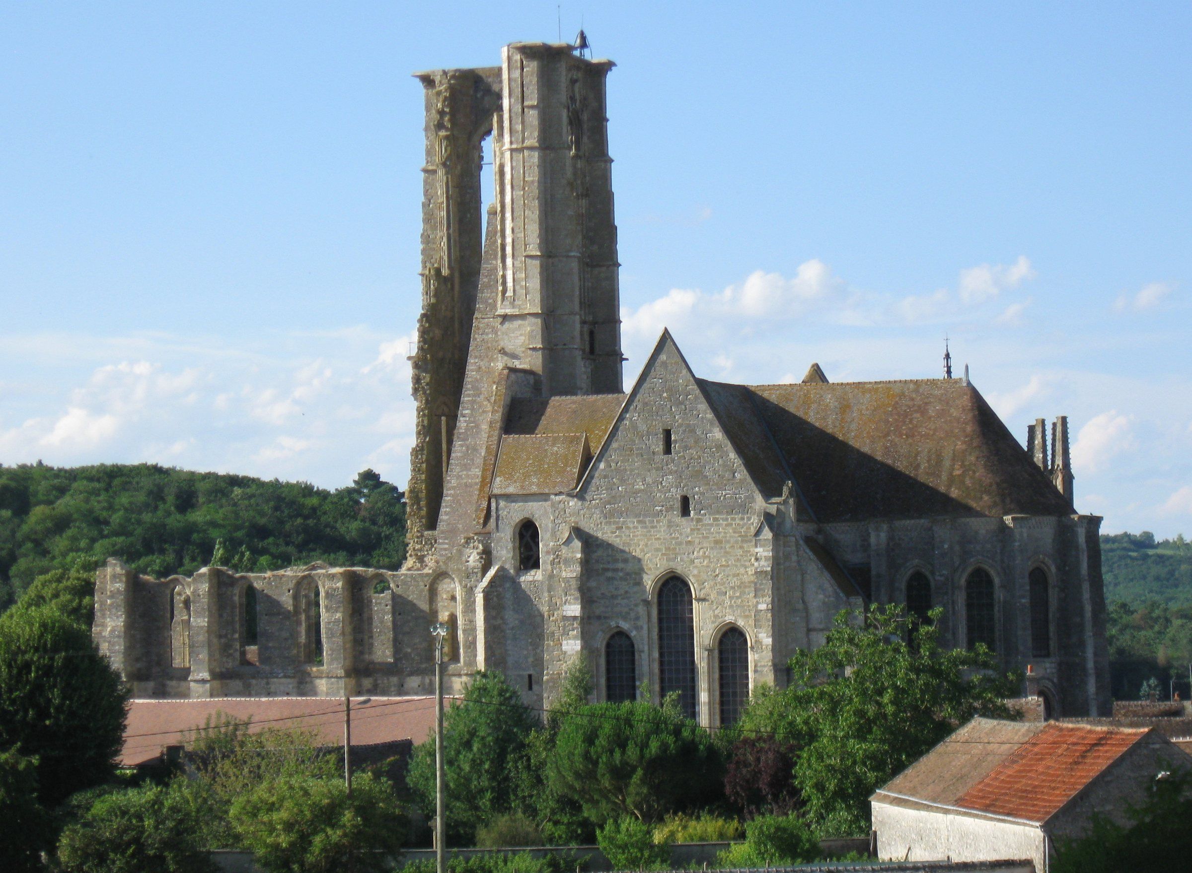 L’église de Larchant