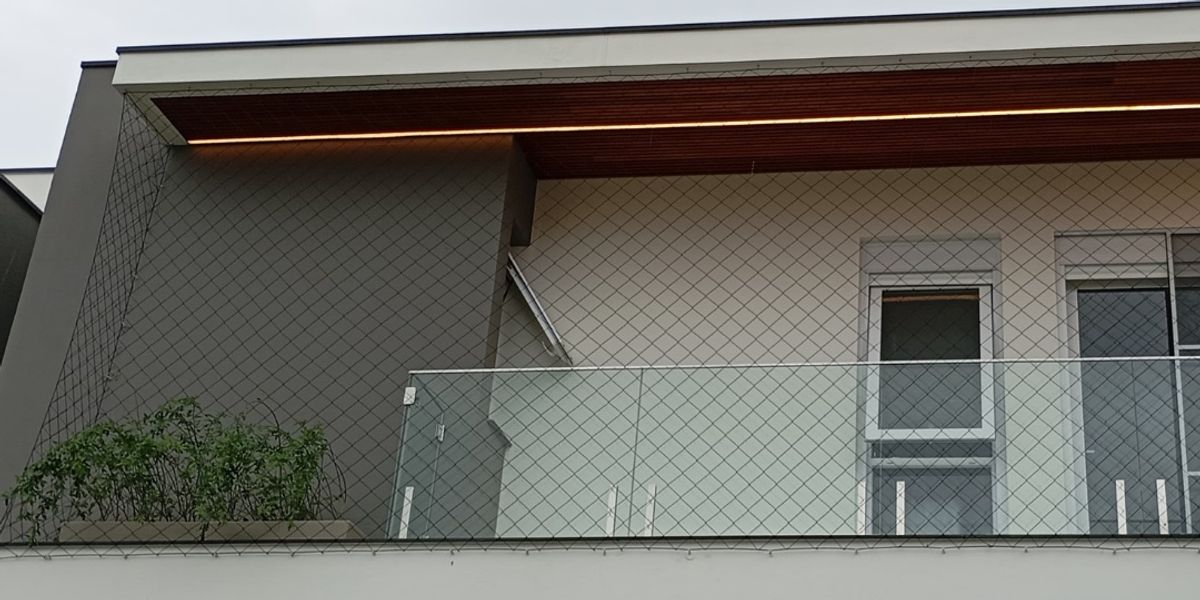Como é o processo de instalação de redes de proteção?