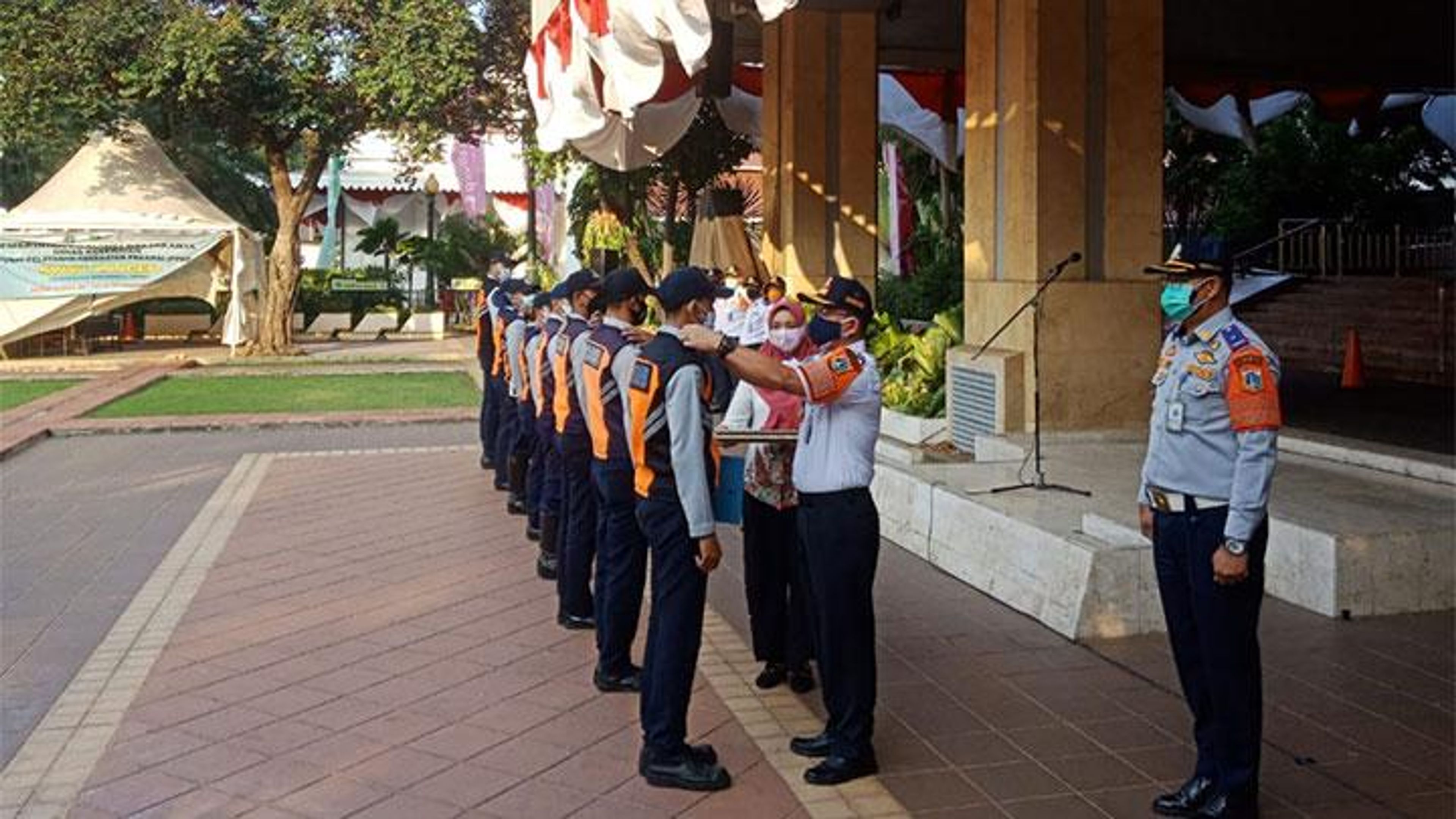 BENARKAH 8 PETUGAS DISHUB DKI YANG VIRAL DIPECAT ?