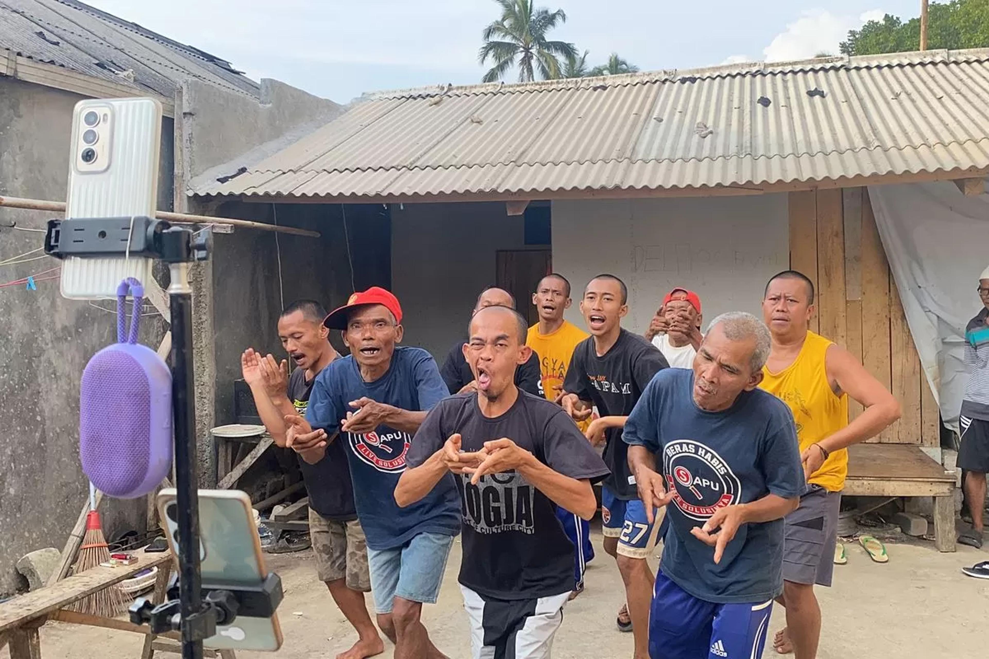 Pemain Joget Sadbor Ditangkap Polisi