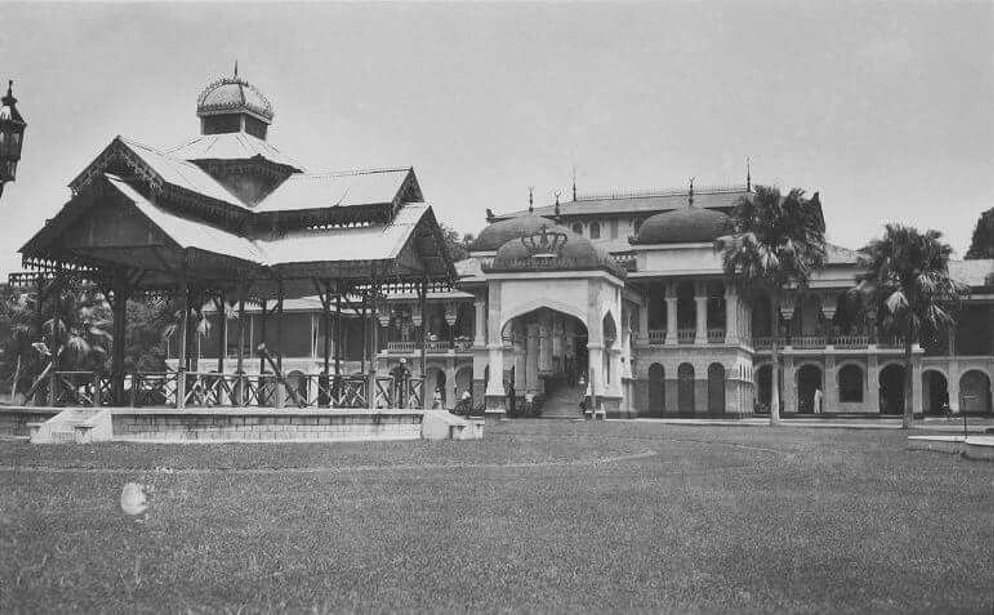Sultan Deli Pertama Keturunan India Beristerikan Surbakti.