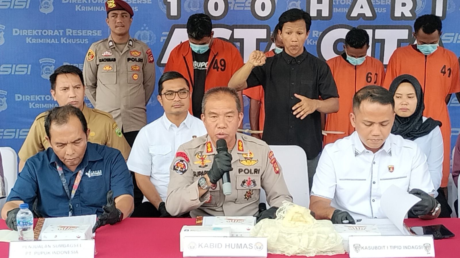 Sebanyak 17,2 ton Pupuk Bersubsidi Digagalkan Ditreskrimsus Polda Sumsel.