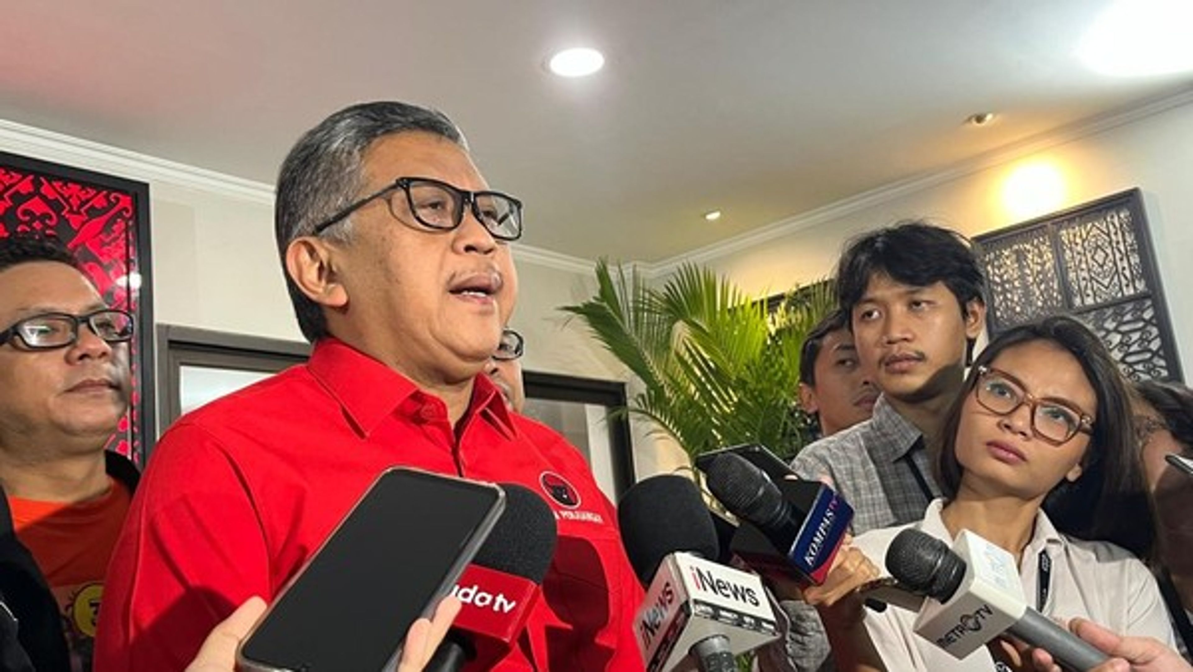Hasto Kristiyanto Berpotensi Dipidana Dua Kali dalam Dua Perkara