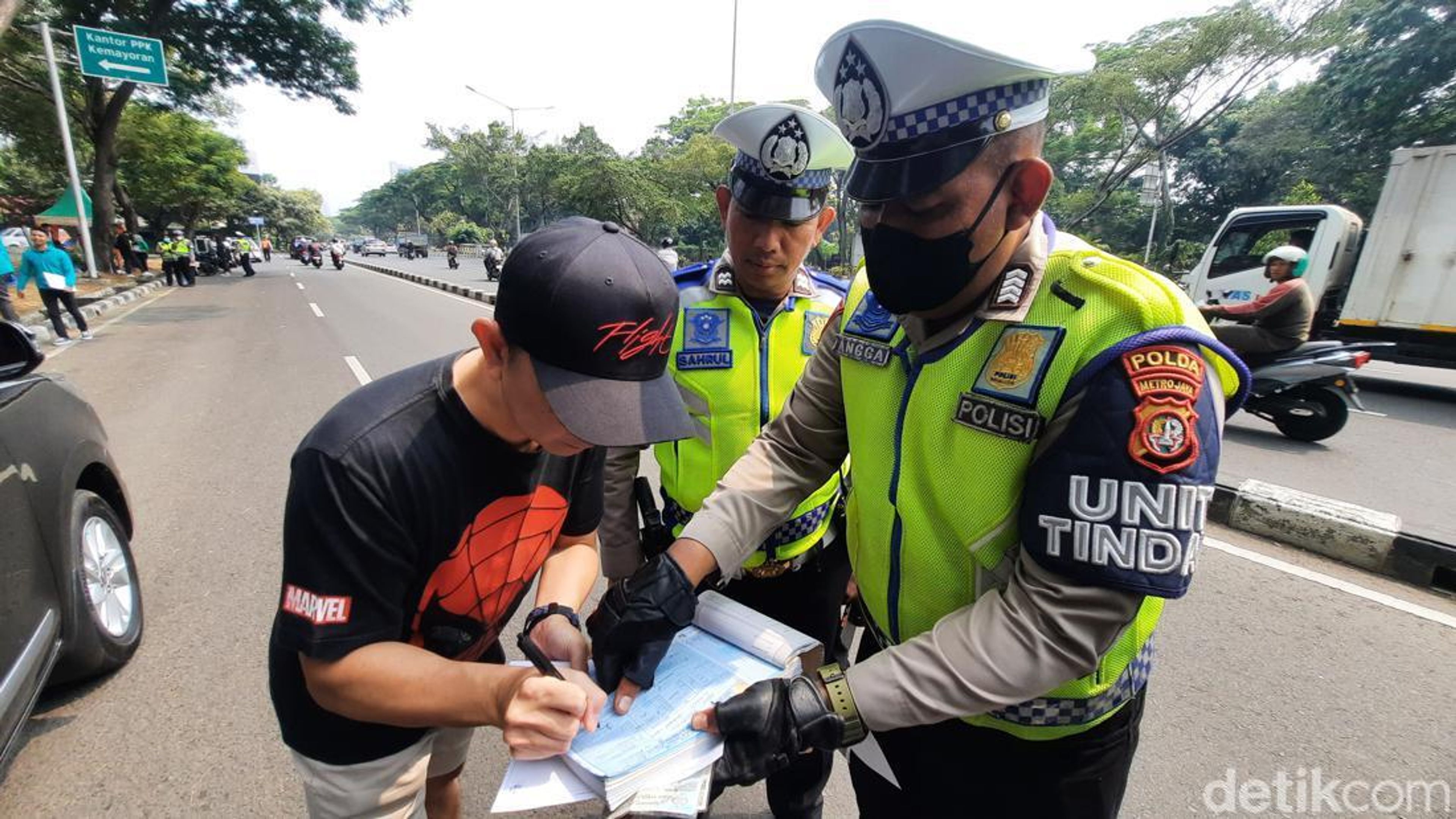 Pajak Mati 2 Tahun Kendaraan Dirampas. Elangmaut Indonesia : Itu Berita Hoaks