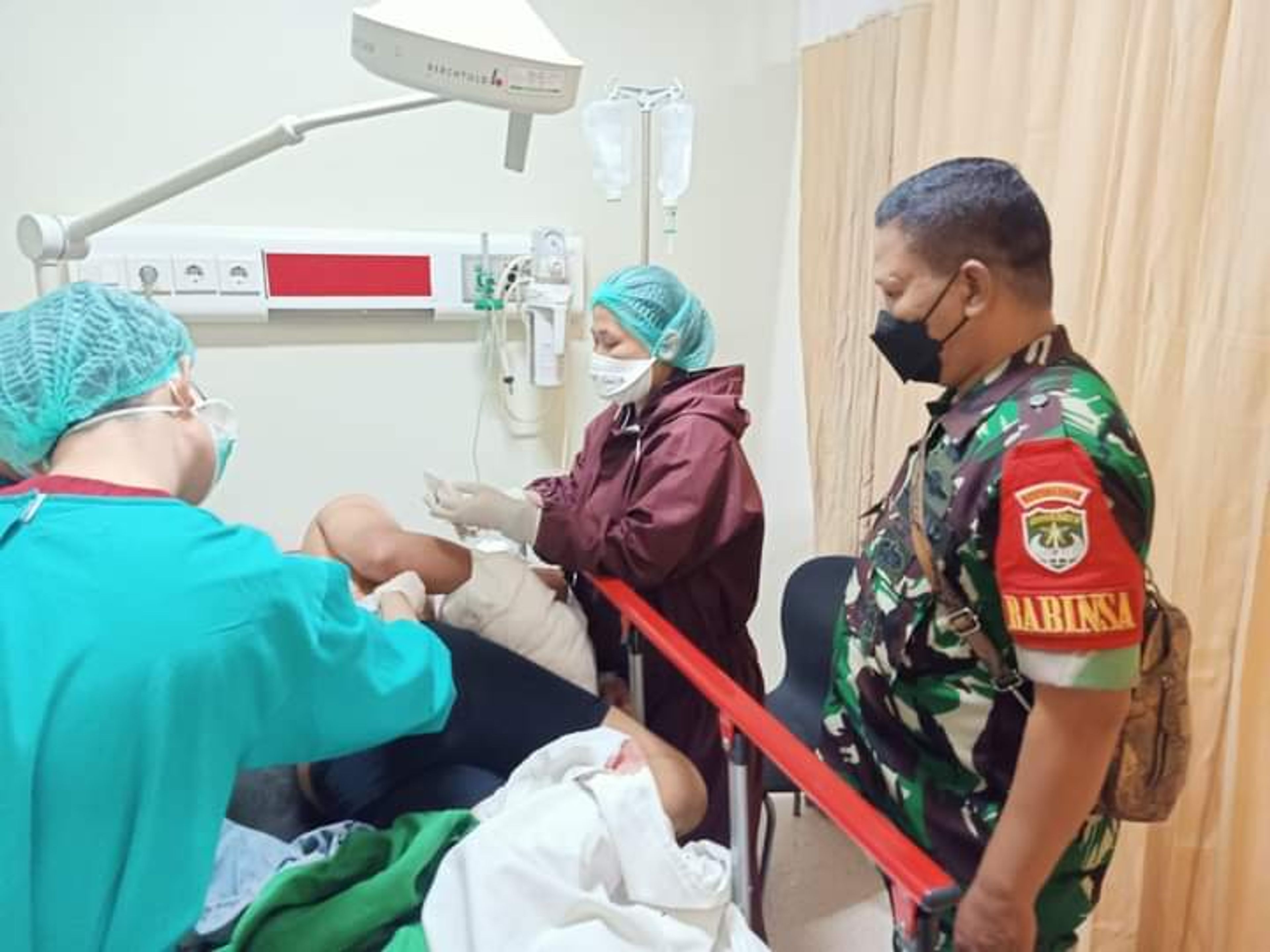 ANGGOTA TNI DISERANG OLEH SEKELOMPOK ORANG TAK DIKENAL