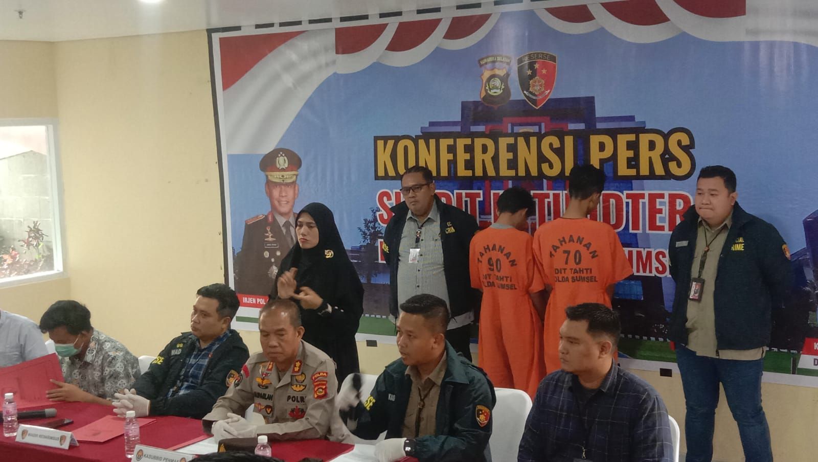 Polda Sumsel Bekuk Dua Pelaku Penukaran Ilegal BBM Solar di Muara Enim